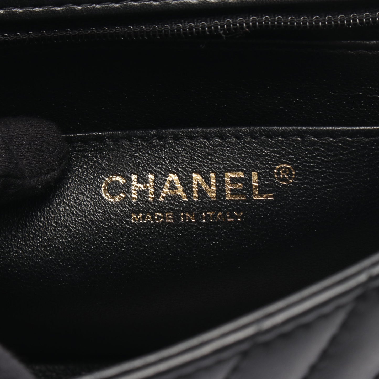 シェブロン Vステッチ ミニ チェーンショルダーバッグ ラムスキン ブラック ゴールド金具 シャネル バッグ CHANEL