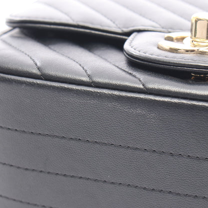 シェブロン Vステッチ ミニ チェーンショルダーバッグ ラムスキン ブラック ゴールド金具 シャネル バッグ CHANEL