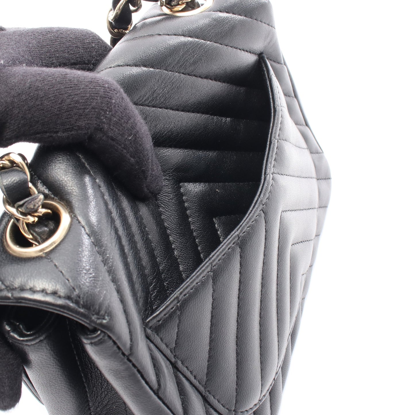 シェブロン Vステッチ ミニ チェーンショルダーバッグ ラムスキン ブラック ゴールド金具 シャネル バッグ CHANEL