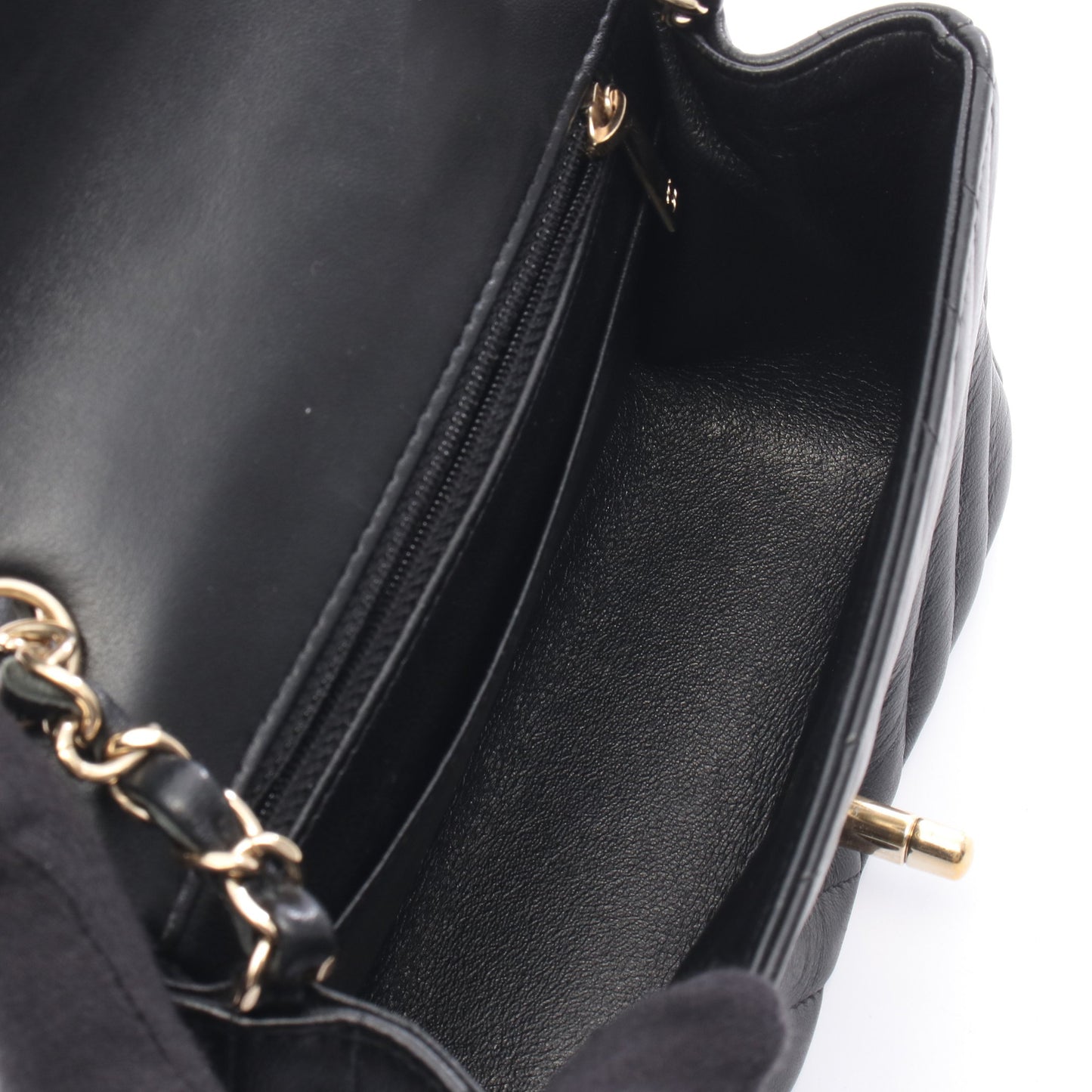 シェブロン Vステッチ ミニ チェーンショルダーバッグ ラムスキン ブラック ゴールド金具 シャネル バッグ CHANEL