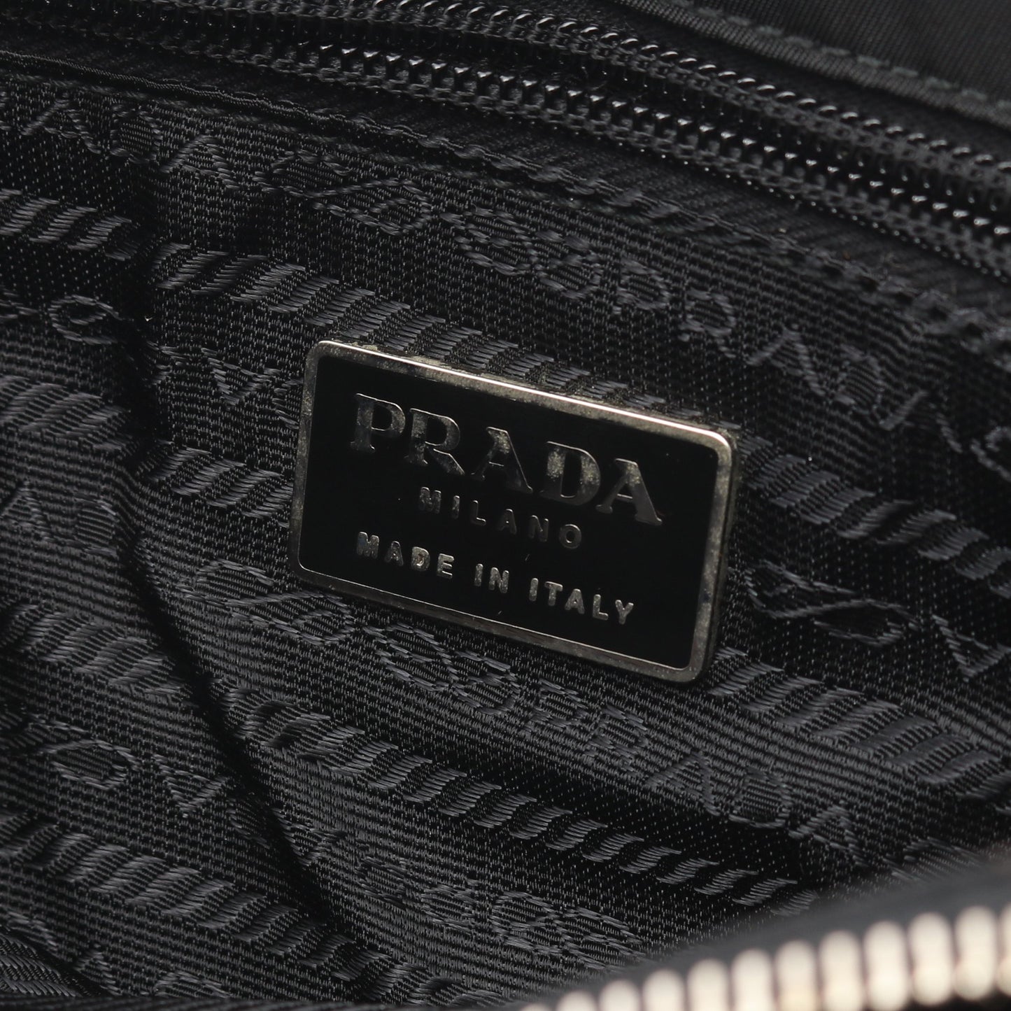 ワンショルダーバッグ ナイロン ブラック 三角プレート プラダ バッグ PRADA