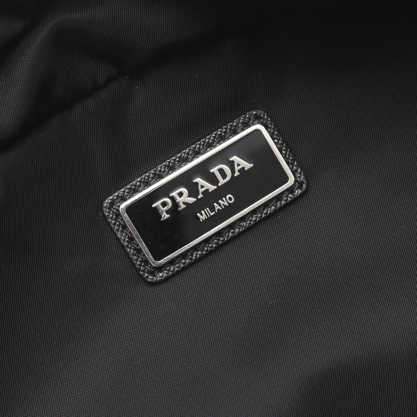 TESSUTO COMICS ボディバッグ ウエストバッグ ナイロン サフィアーノレザー ブラック オフホワイト プラダ バッグ PRADA