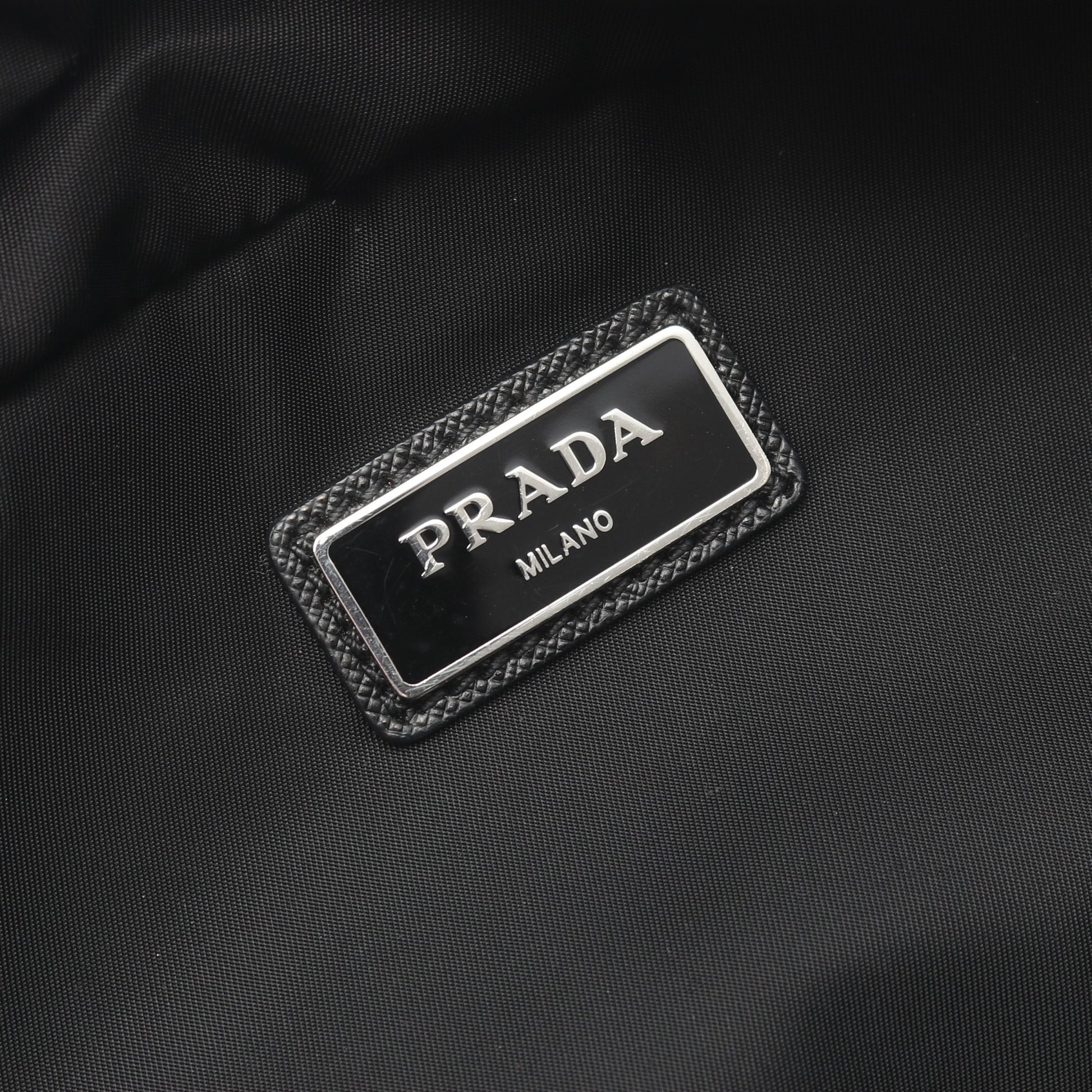TESSUTO COMICS ボディバッグ ウエストバッグ ナイロン サフィアーノレザー ブラック オフホワイト プラダ バッグ PRADA