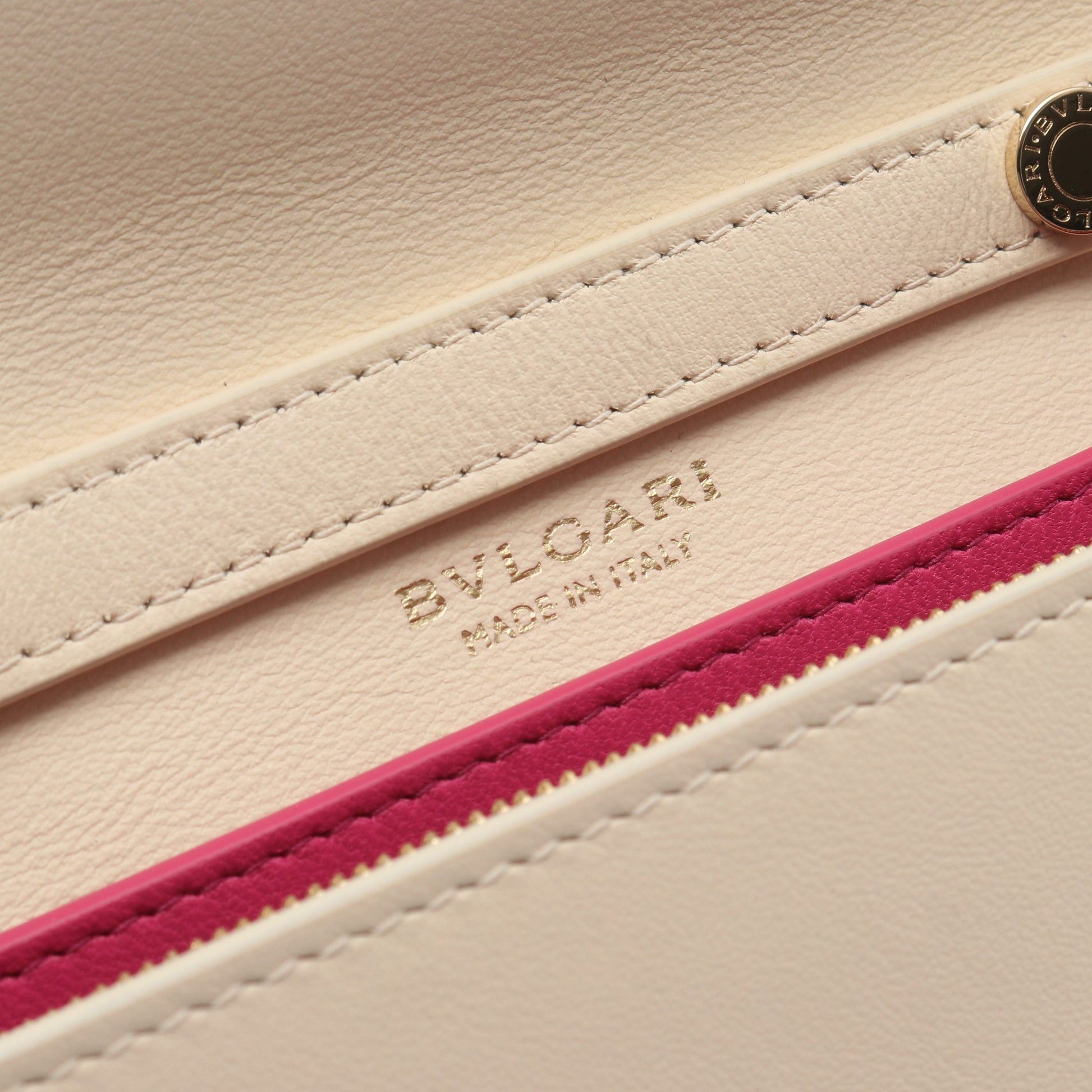 インフィニートゥム チェーンウォレット レザー アイボリー ブルガリ バッグ BVLGARI