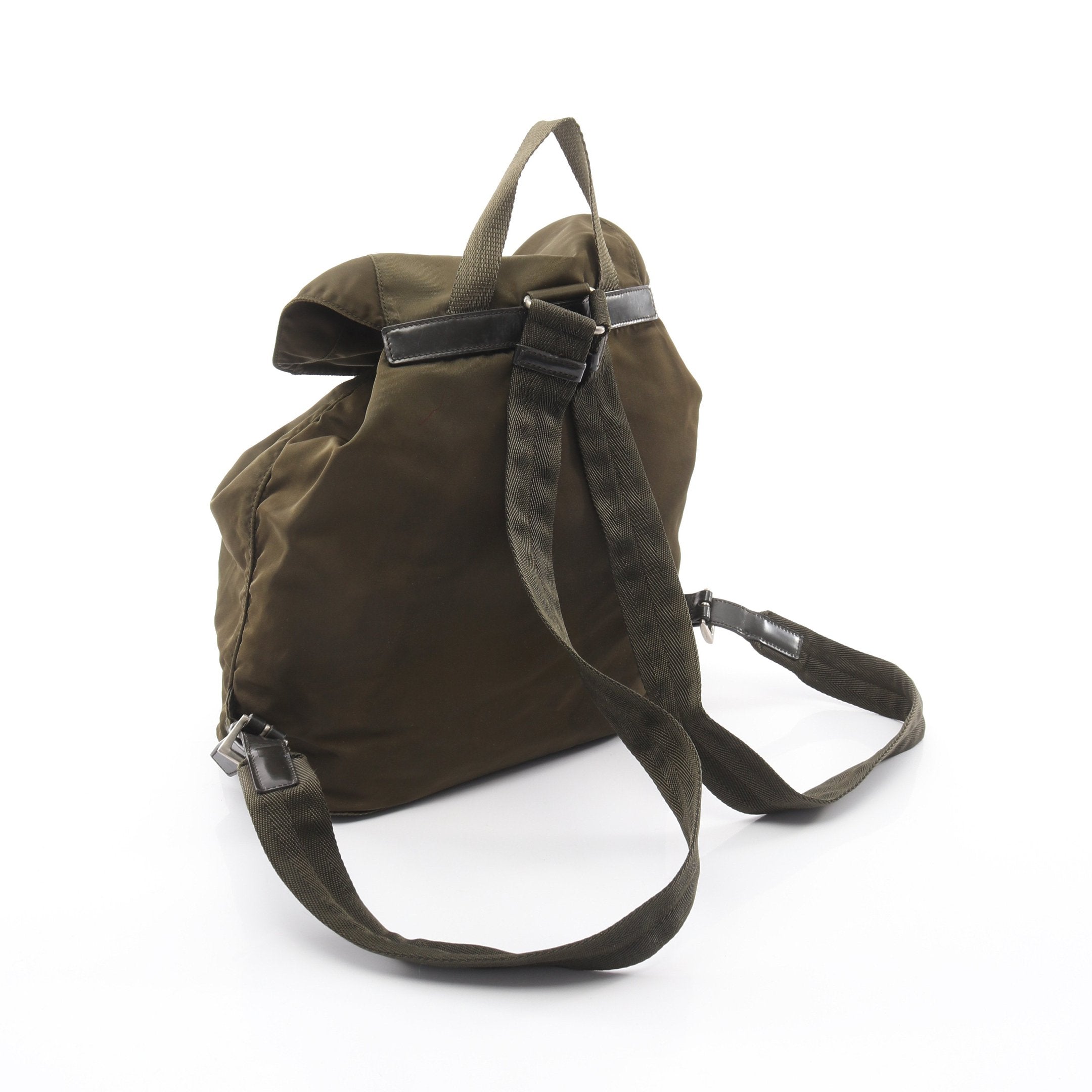 バックパック リュックサック ナイロン カーキグリーン 三角プレート