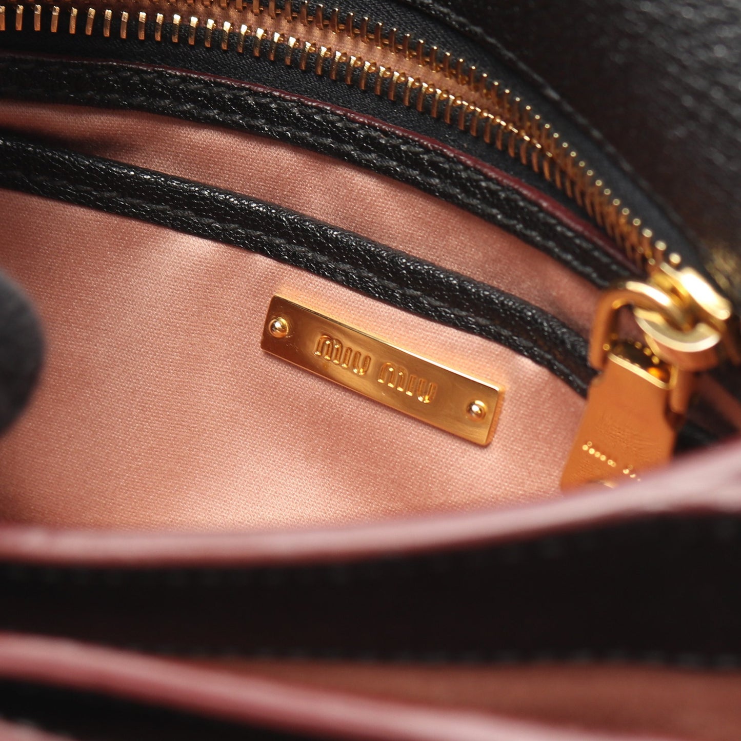MADRAS BICOLORE マドラス ショルダーバッグ レザー ブラック ミュウミュウ バッグ miu miu