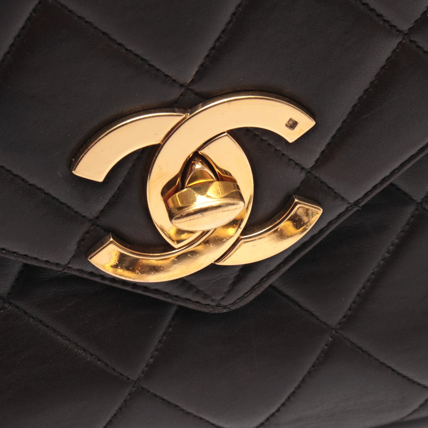 マトラッセ チェーンショルダーバッグ ラムスキン ブラック ゴールド金具 タッセル シャネル バッグ CHANEL