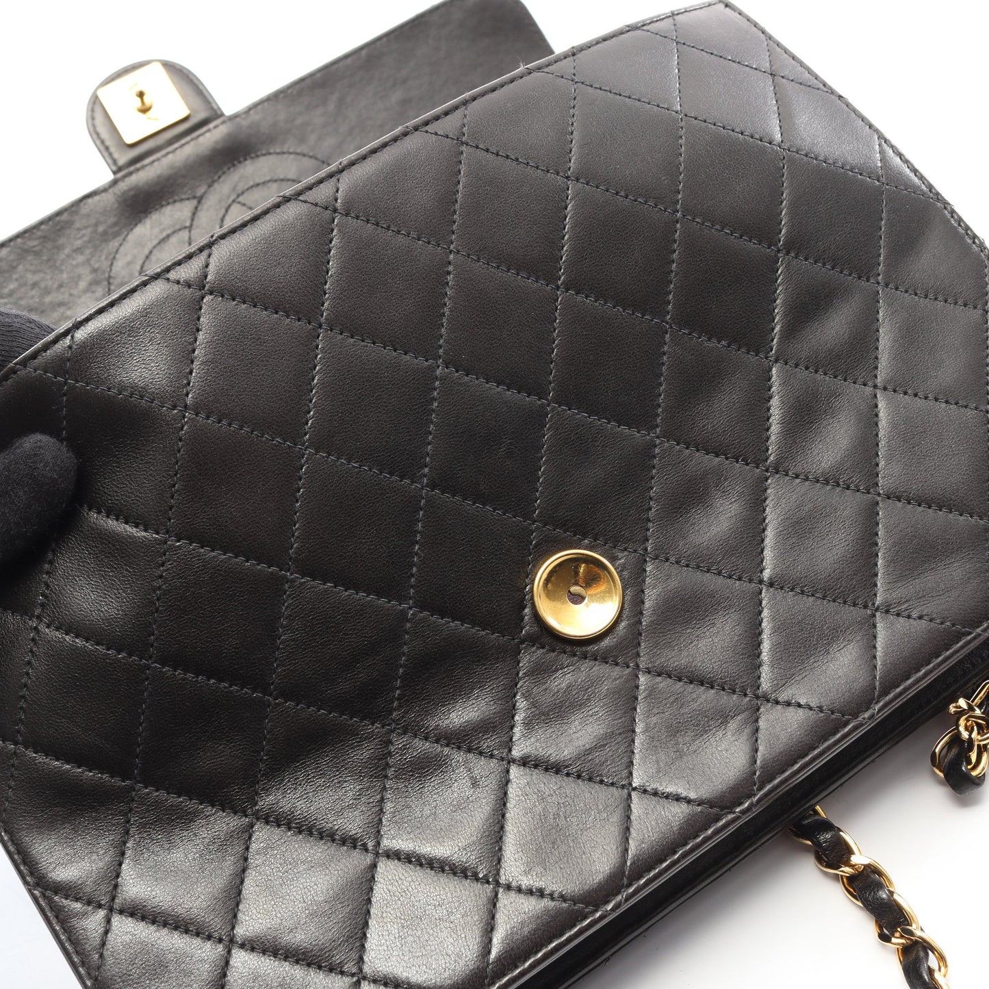 マトラッセ チェーンショルダーバッグ ラムスキン ブラック ゴールド金具 プッシュロック シャネル バッグ CHANEL