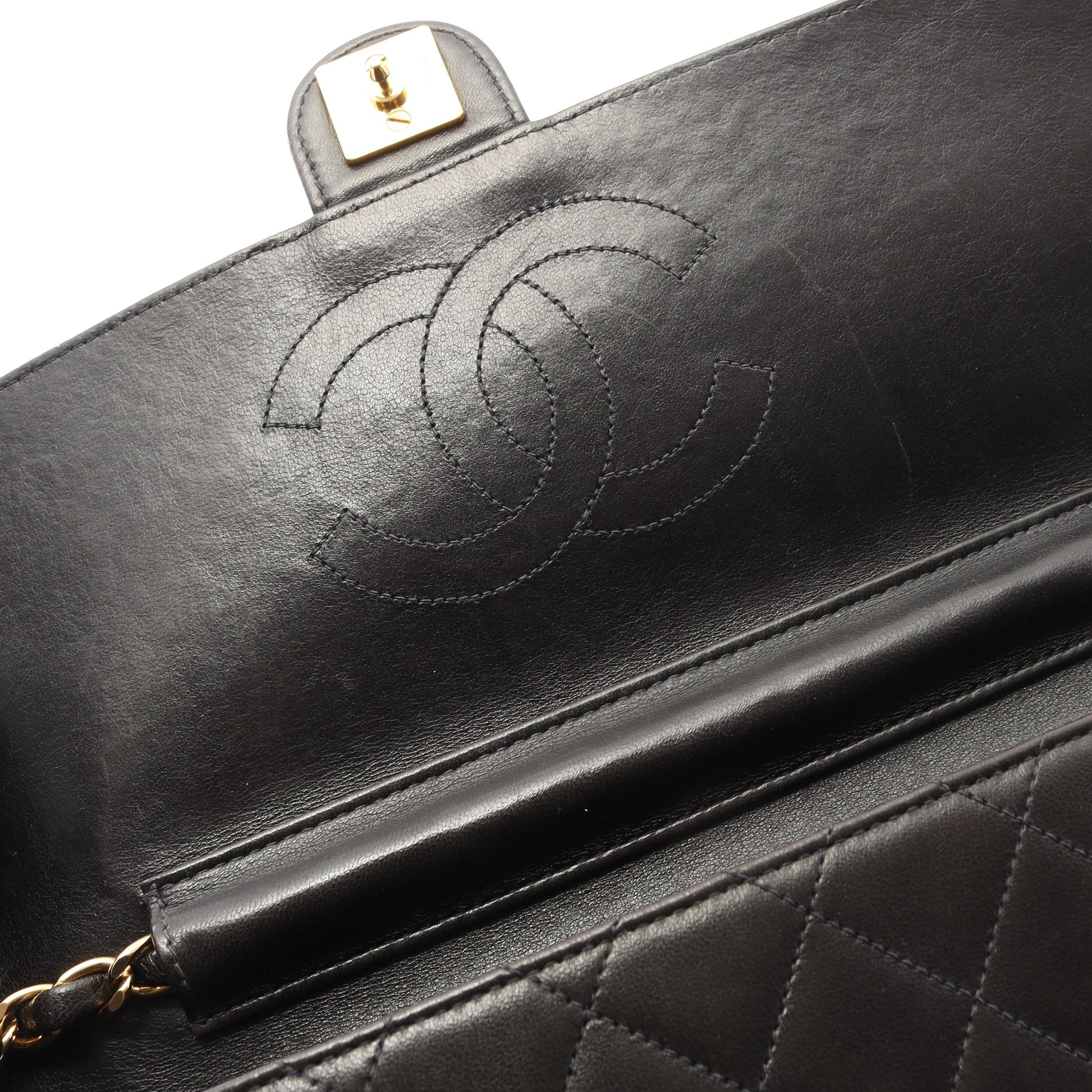 マトラッセ チェーンショルダーバッグ ラムスキン ブラック ゴールド金具 プッシュロック シャネル バッグ CHANEL