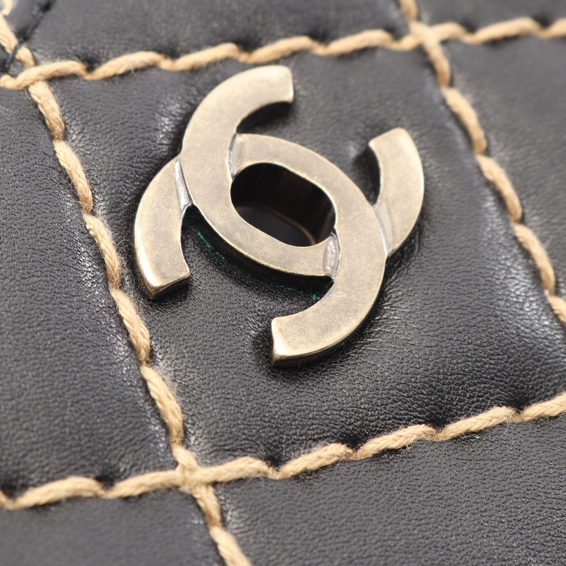 ワイルドステッチ Wチェーンショルダーバッグ レザー ブラック ゴールド金具 シャネル バッグ CHANEL