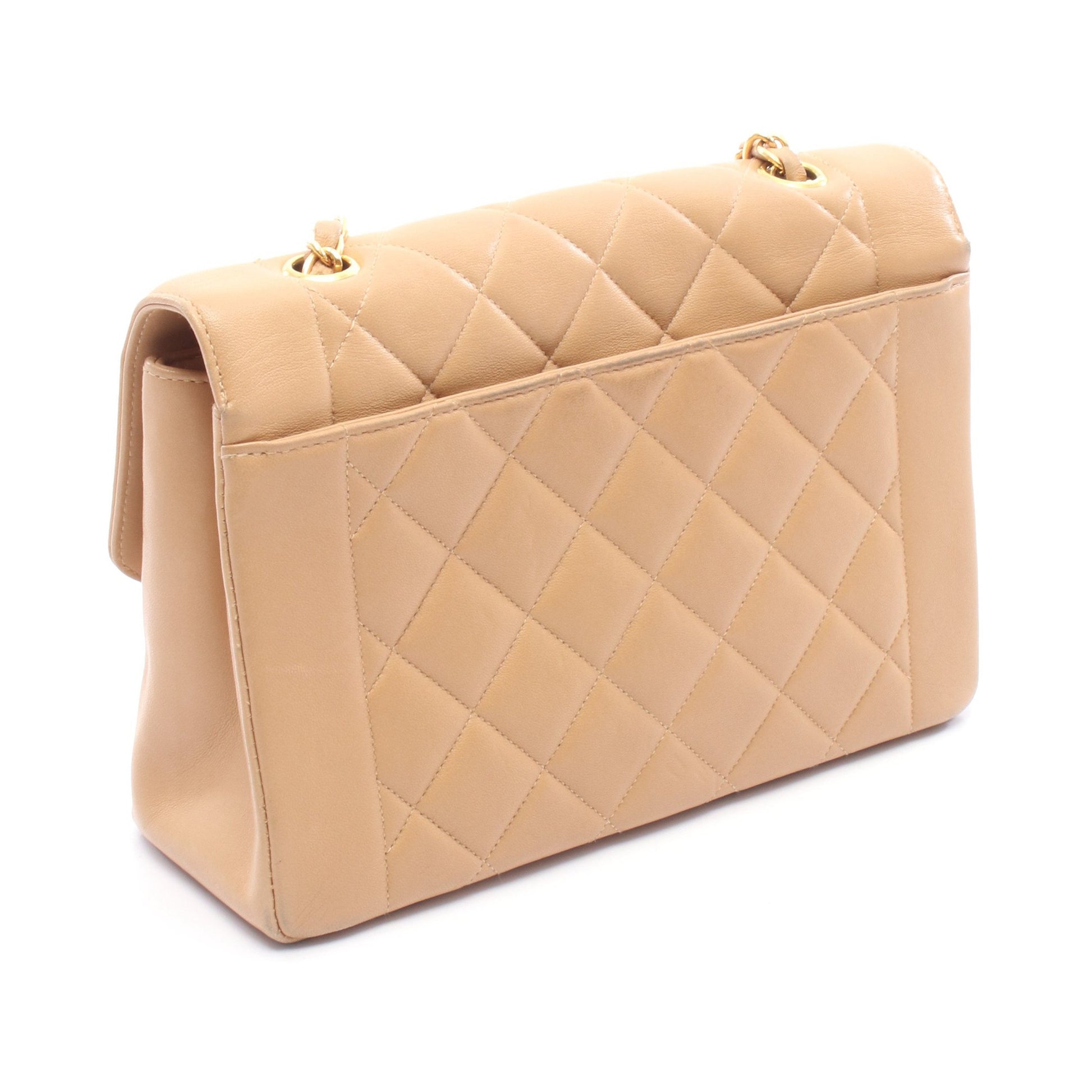 マトラッセ ダイアナフラップ チェーンショルダーバッグ ラムスキン ベージュ ゴールド金具 シャネル バッグ CHANEL