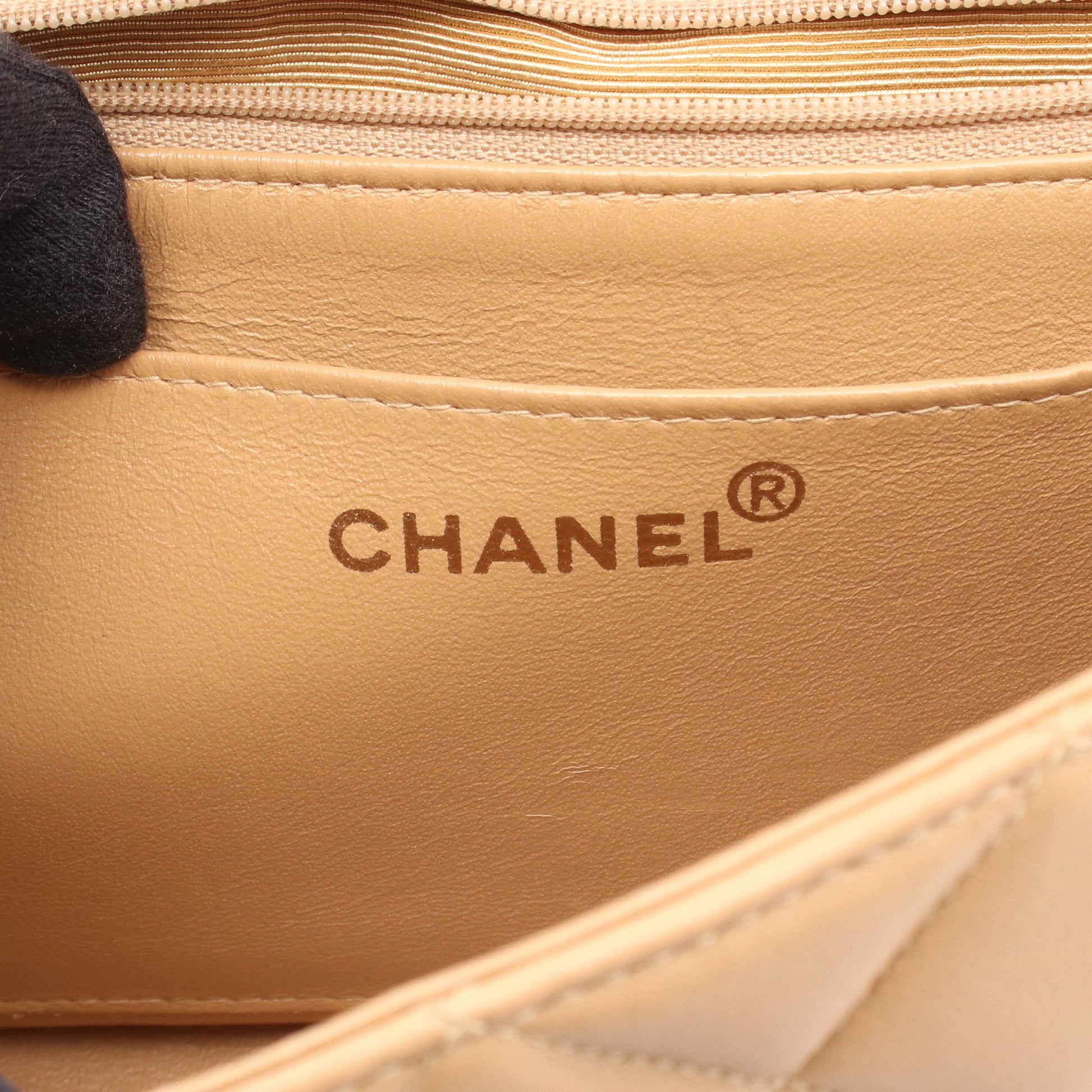 マトラッセ ダイアナフラップ チェーンショルダーバッグ ラムスキン ベージュ ゴールド金具 シャネル バッグ CHANEL