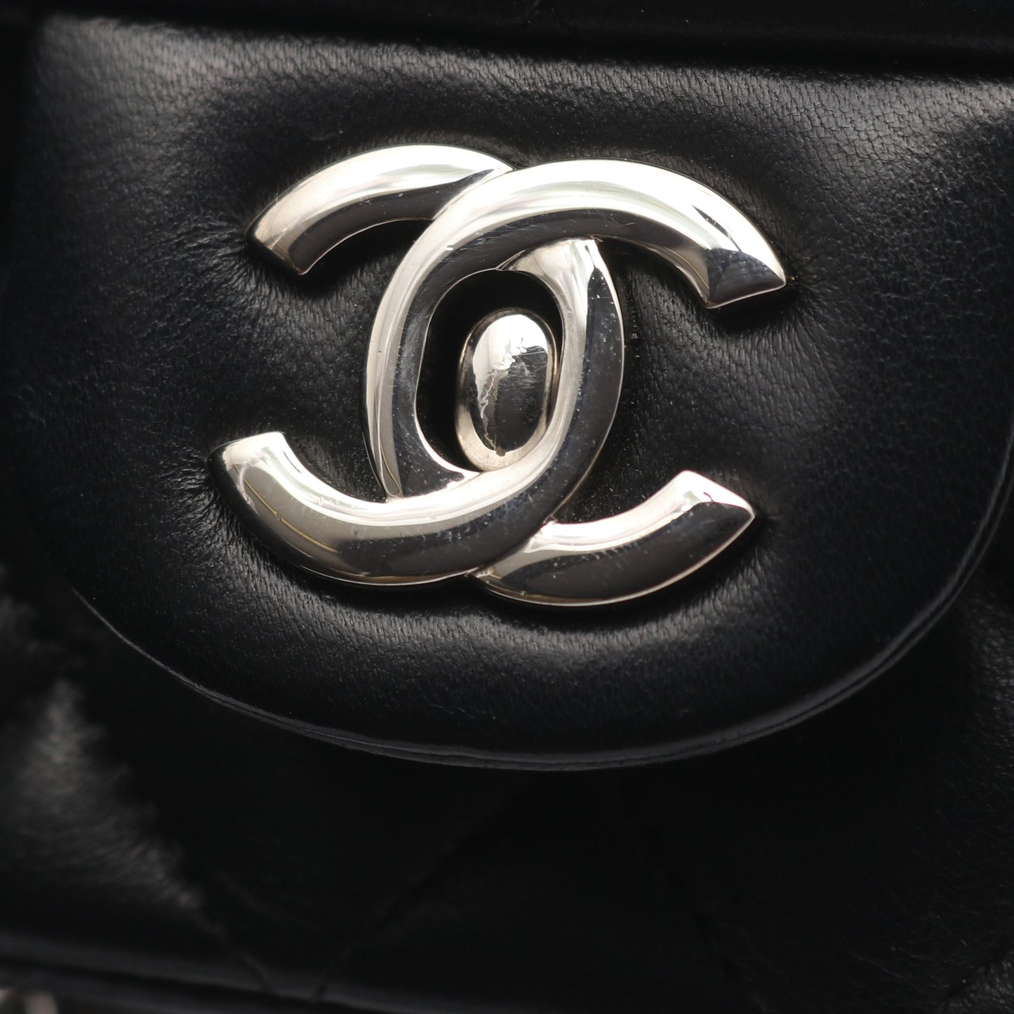 ミニマトラッセ チェーンショルダーバッグ ラムスキン ブラック シルバー金具 シャネル バッグ CHANEL