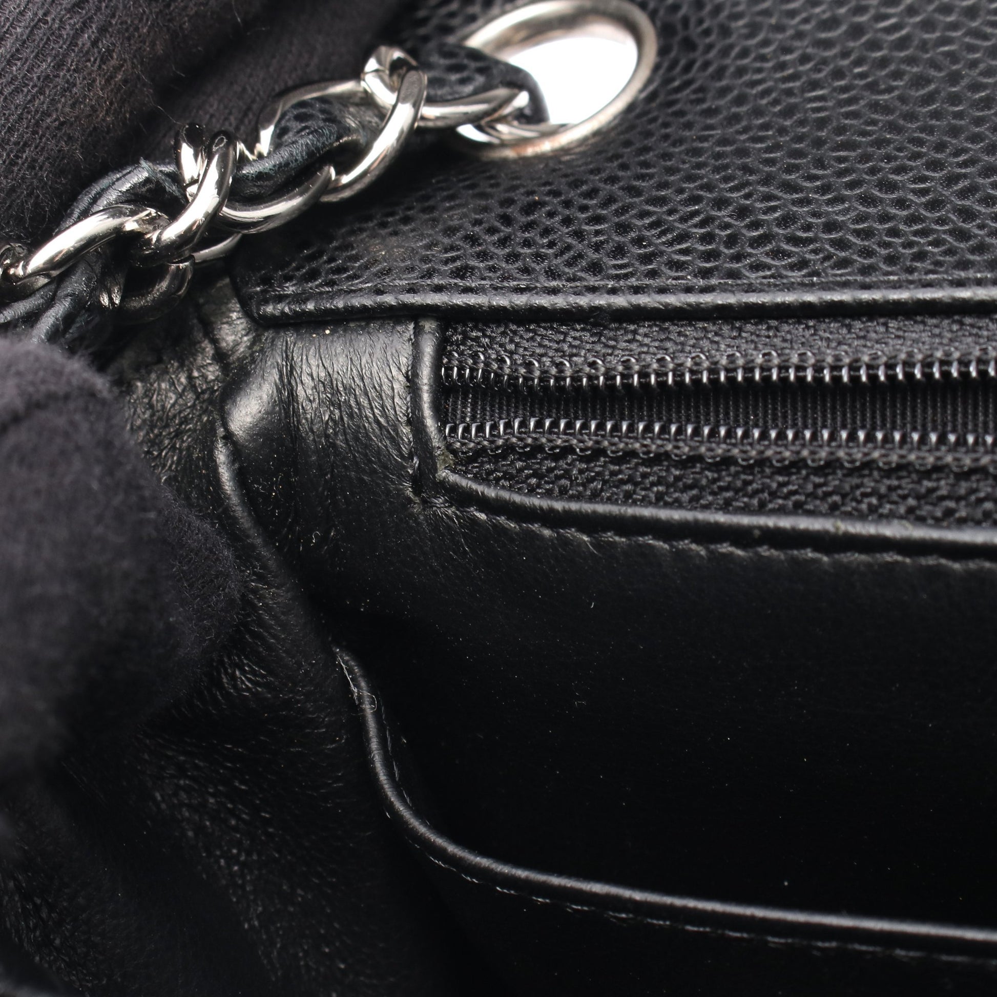 ミニマトラッセ チェーンショルダーバッグ キャビアスキン ブラック シルバー金具 シャネル バッグ CHANEL