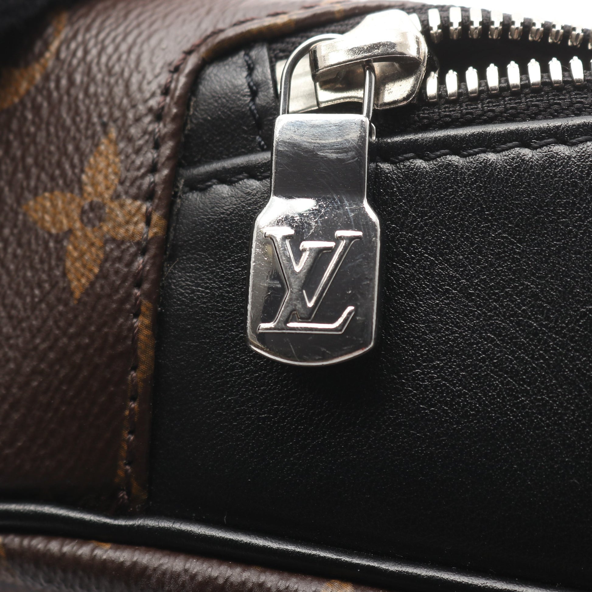 ジョッシュ NV モノグラムマカサー バックパック リュックサック PVC レザー ブラウン ブラック ルイヴィトン バッグ LOUIS VUITTON