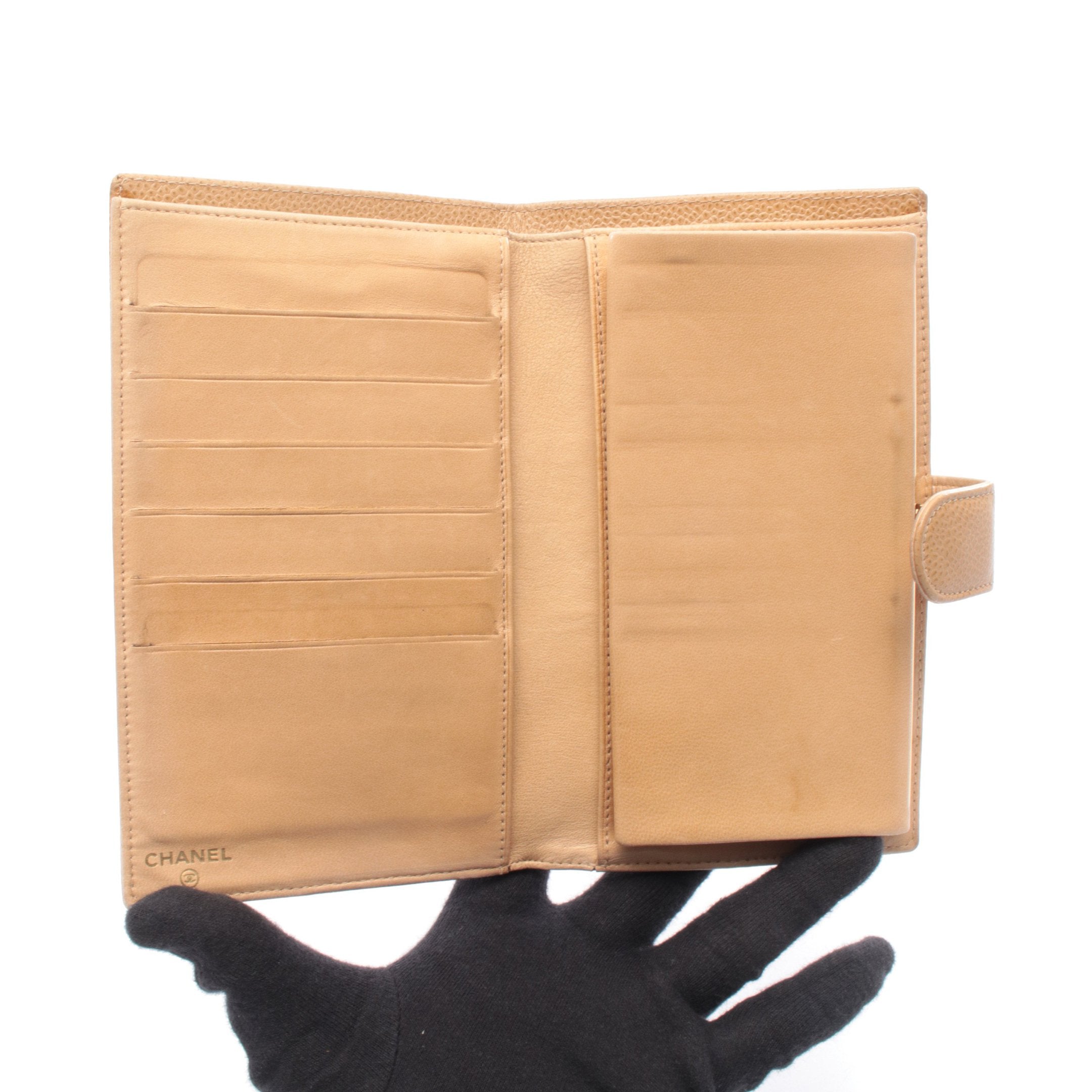 ココマーク 二つ折り長財布 キャビアスキン ベージュ ゴールド金具