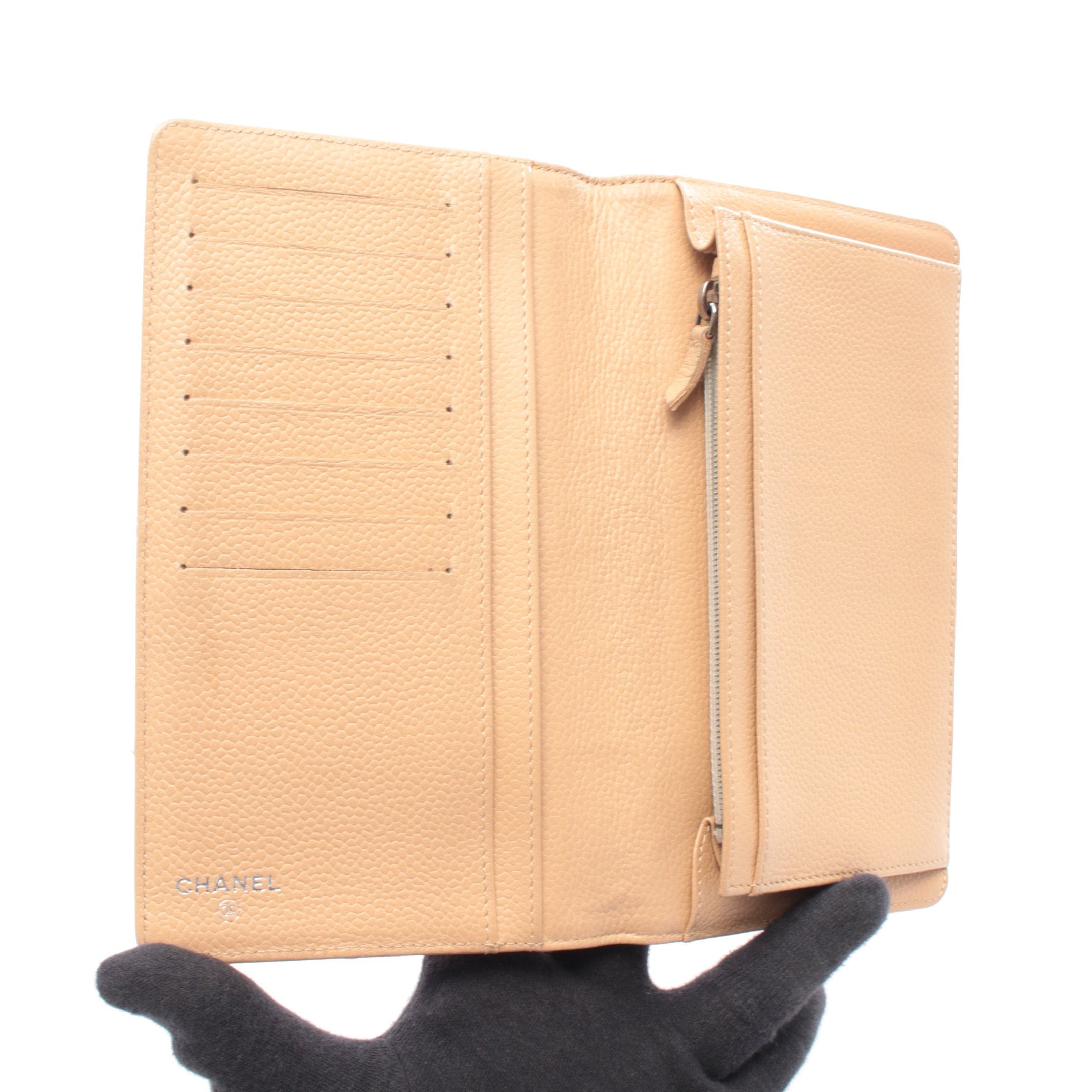 チョコバー 二つ折り長財布 キャビアスキン ベージュ シルバー金具