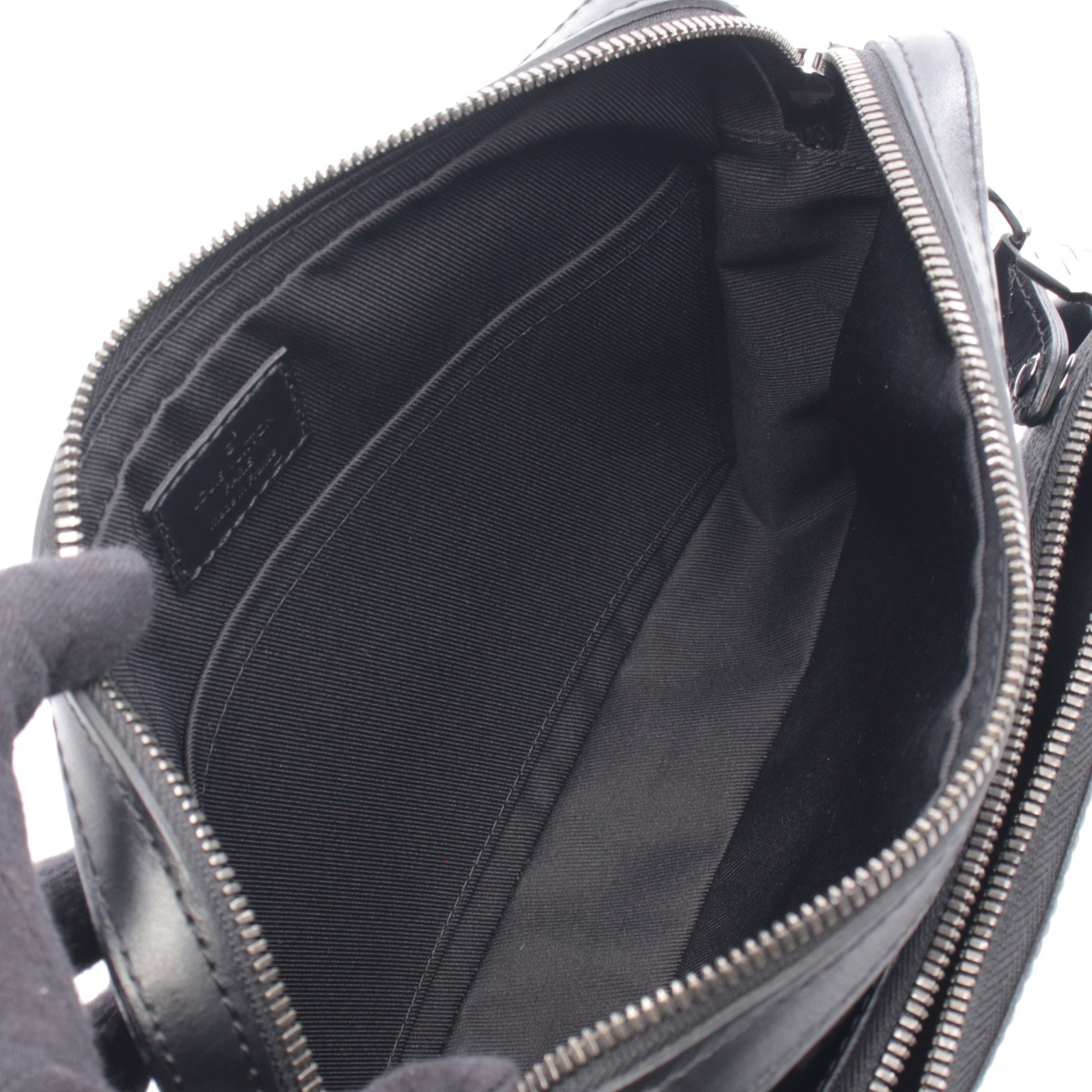 トリオ メッセンジャー モノグラム エクリプス ショルダーバッグ PVC レザー ブラック グレー ルイヴィトン バッグ LOUIS VUITTON