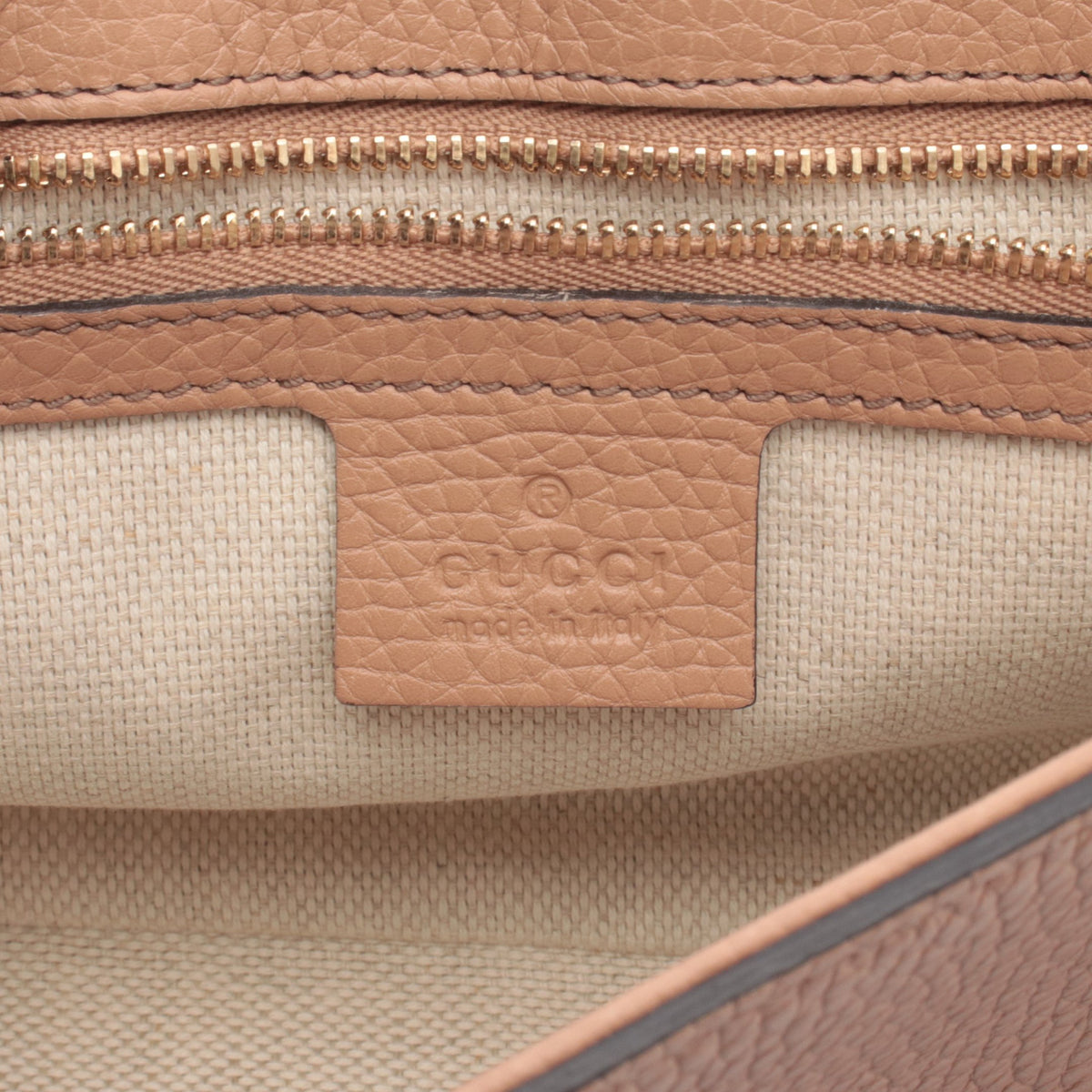 ソーホー インターロッキングG チェーンショルダーバッグ レザー ピンクベージュ グッチ バッグ GUCCI