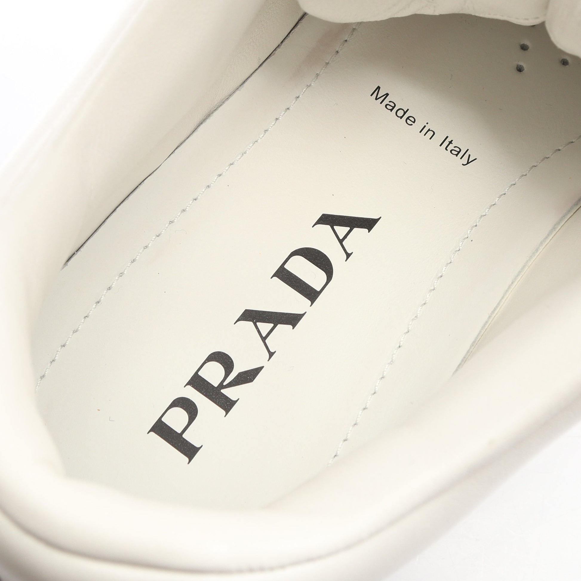 トライアングルロゴ スニーカー レザー ホワイト プラダ シューズ PRADA