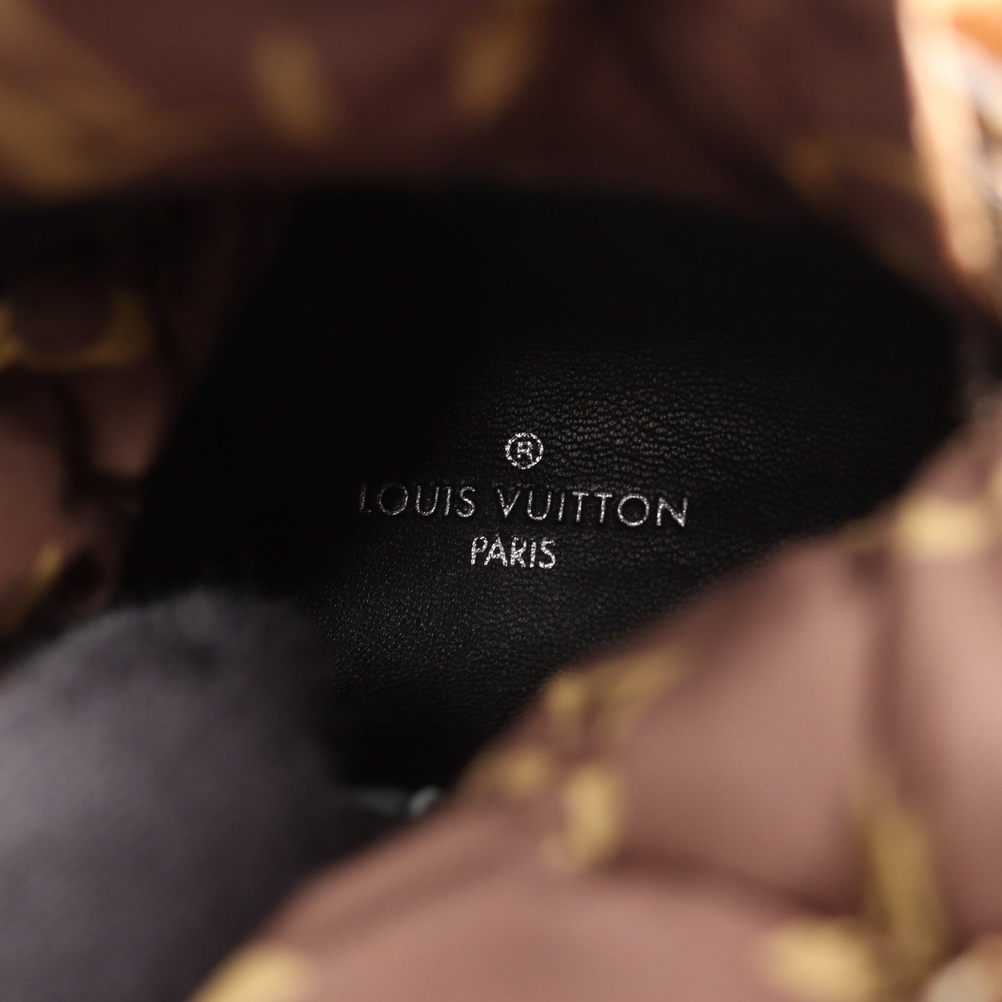 ピローライン アンクルブーツ モノグラム ブーツ ナイロン PVC ベージュ ブラウン ルイヴィトン シューズ LOUIS VUITTON