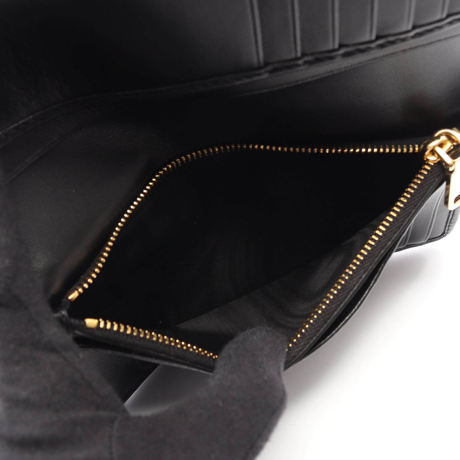 マテラッセ 二つ折り長財布 レザー ブラック ミュウミュウ 財布・小物 miu miu