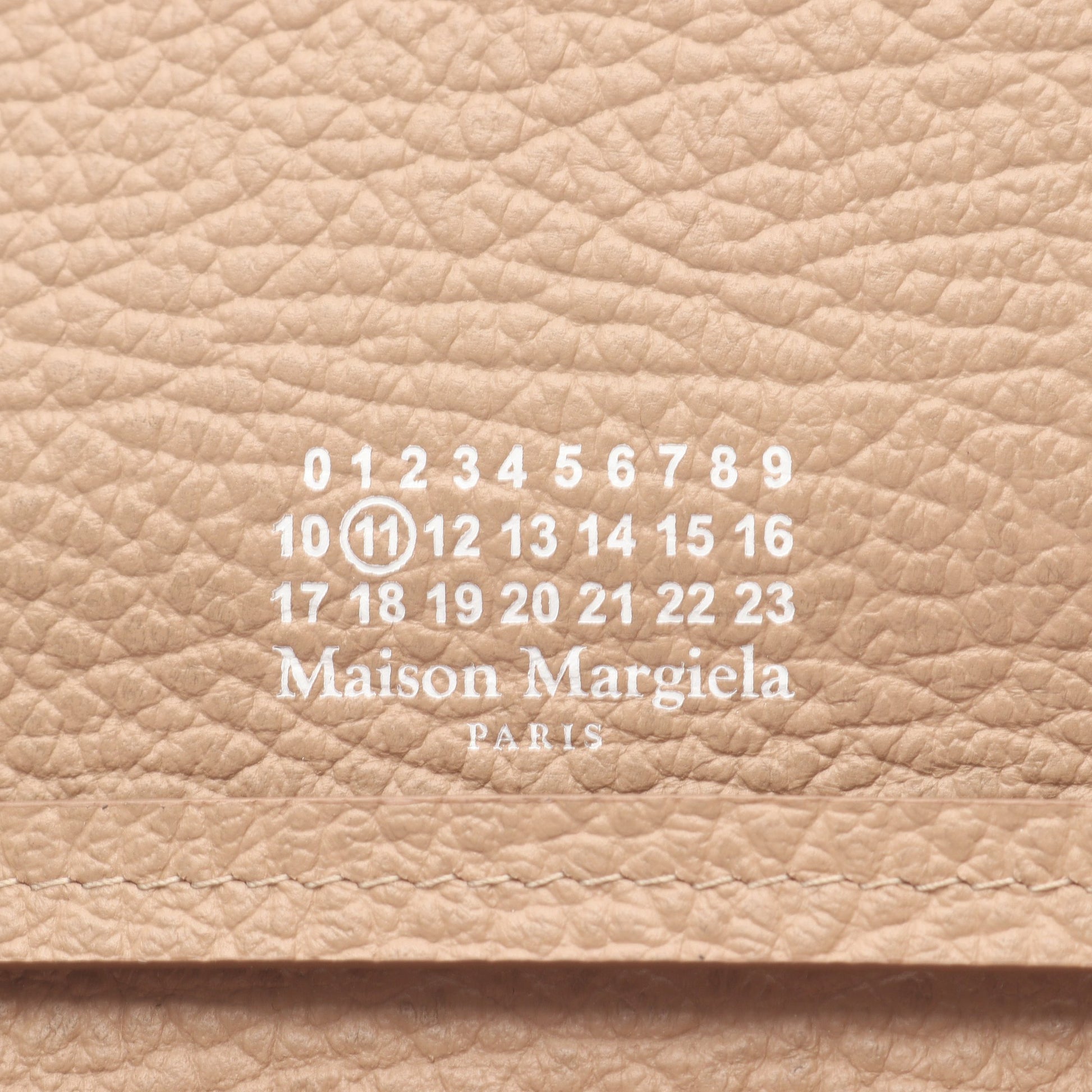 ラージ チェーンウォレット レザー ベージュ メゾンマルジェラ11 バッグ Maison Margiela 11