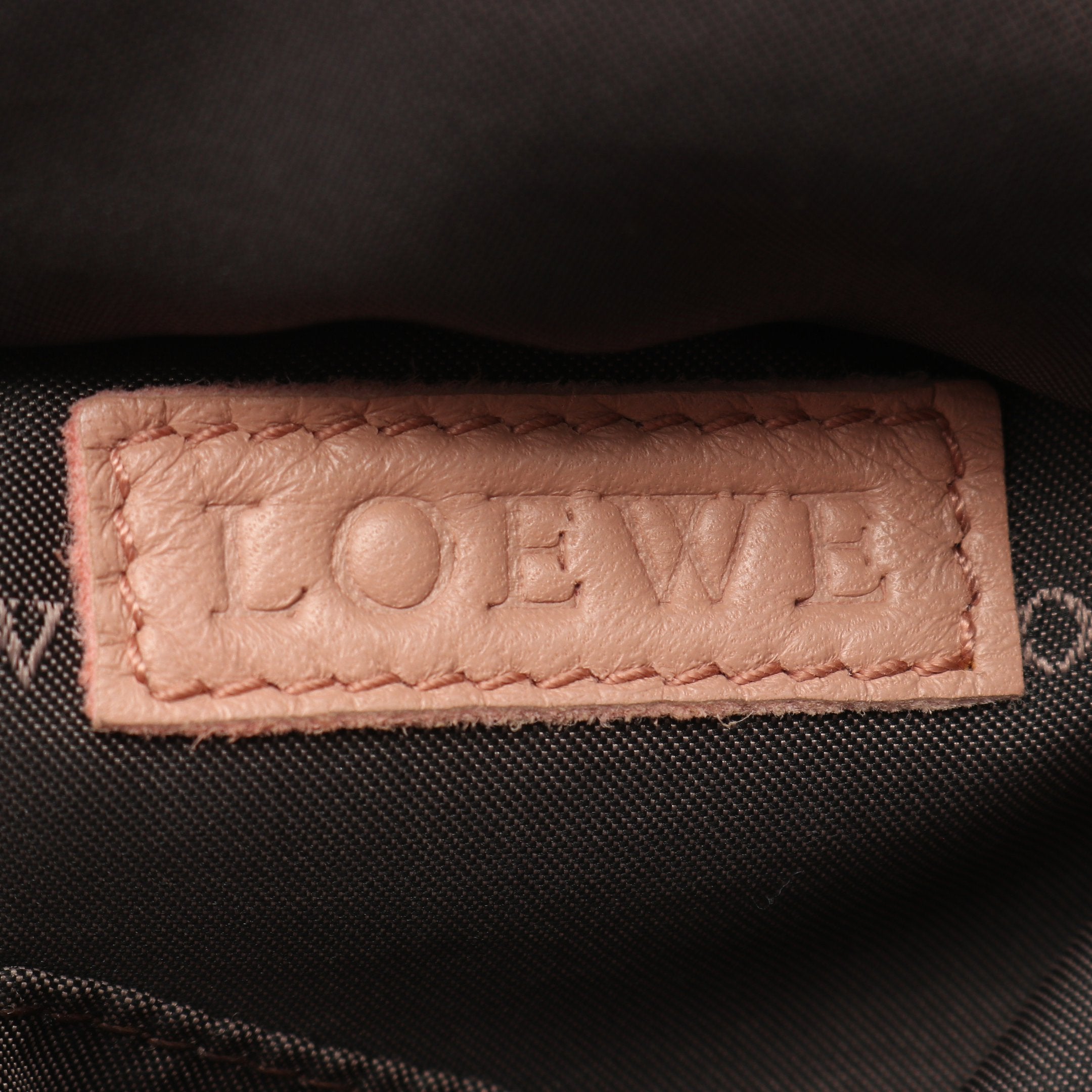 ロエベ  ハンドバッグ ピンク  LOEWE ナッパアイレ レザー LOEWE（ロエベ） ナッパアイレ ハンドバッグ バッグ レザー ピンク系