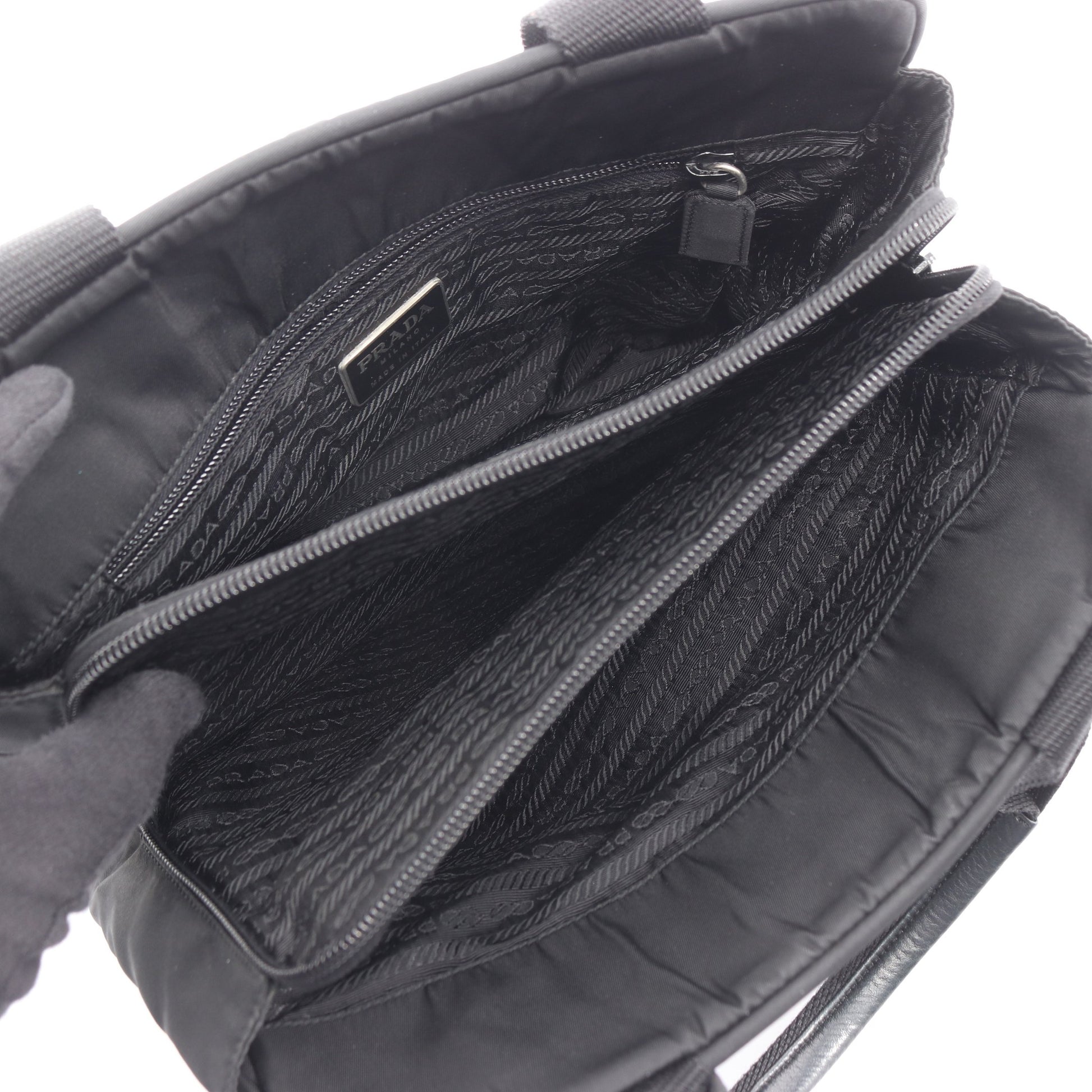 ハンドバッグ ナイロン ブラック 三角プレート プラダ バッグ PRADA