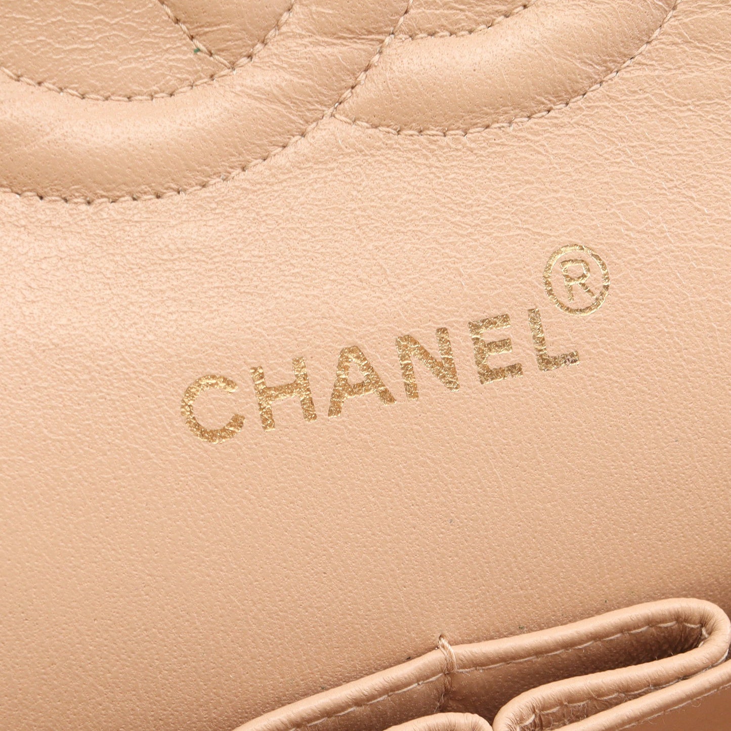 マトラッセ Wフラップ Wチェーンショルダーバッグ ラムスキン ベージュ ゴールド金具 シャネル バッグ CHANEL