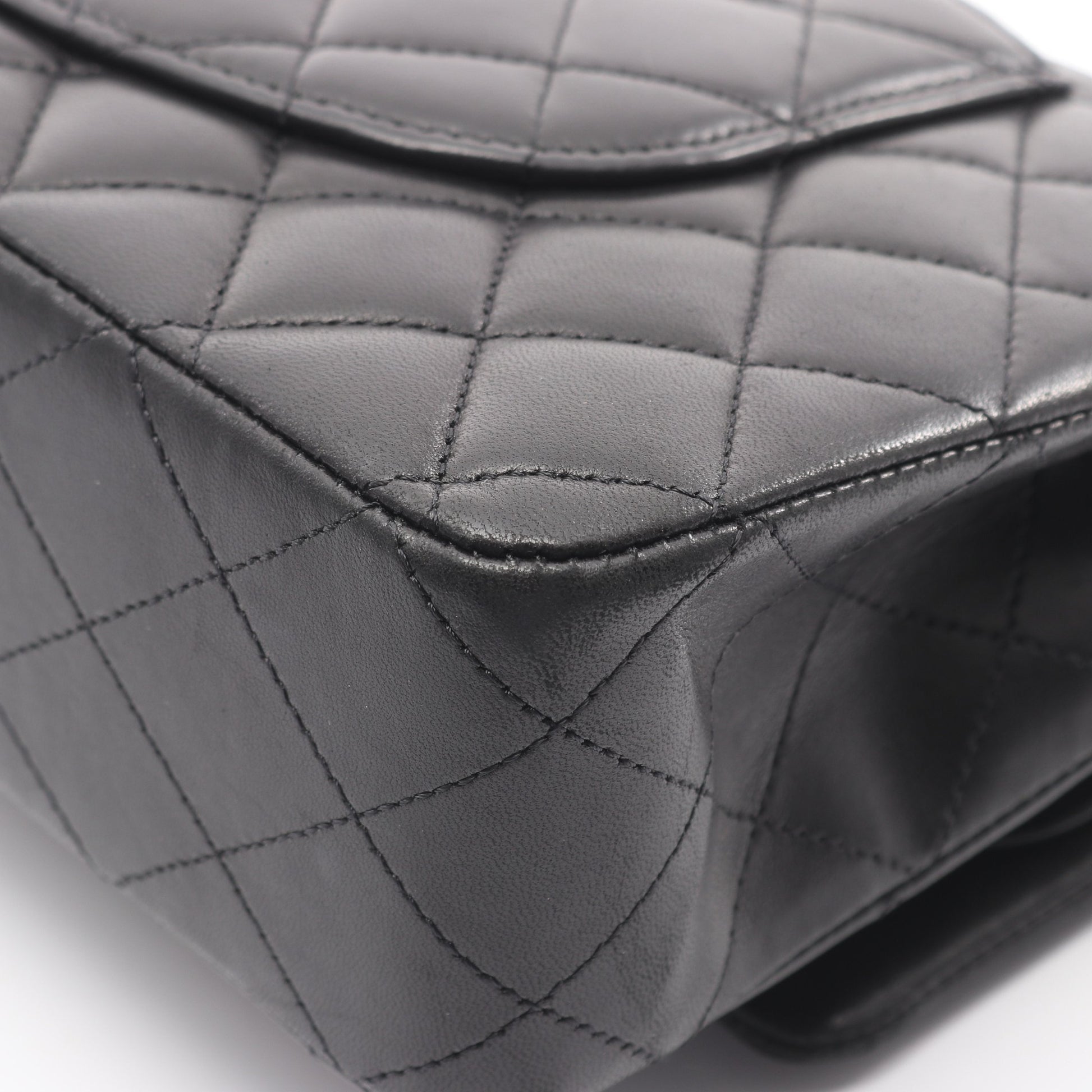 マトラッセ Wフラップ Wチェーンショルダーバッグ ラムスキン ブラック ゴールド金具 シャネル バッグ CHANEL