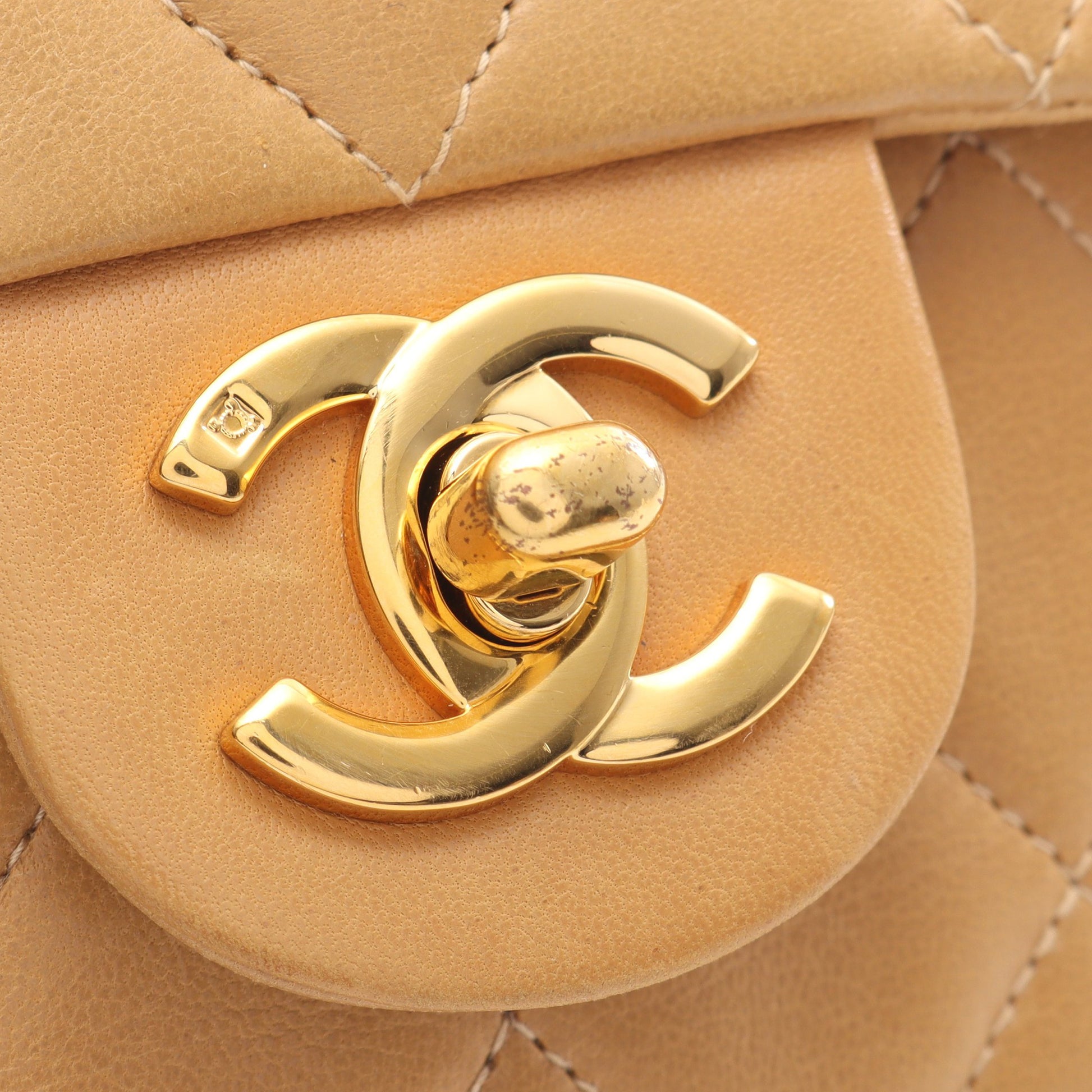 ミニマトラッセ チェーンショルダーバッグ ラムスキン ベージュ ゴールド金具 シャネル バッグ CHANEL
