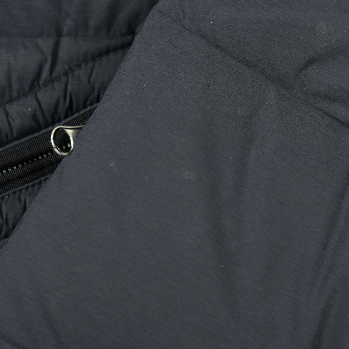 SEAMLESS TUNNEL NYLON DOWN ダウンジャケット ナイロン ネイビー ストーンアイランド アウター Stone Island