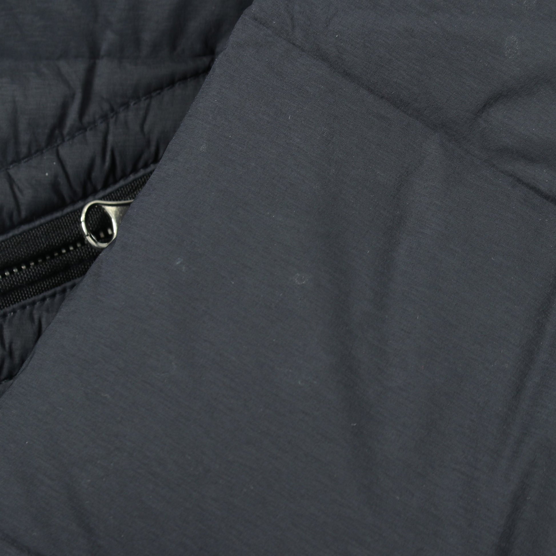 SEAMLESS TUNNEL NYLON DOWN ダウンジャケット ナイロン ネイビー ストーンアイランド アウター Stone Island
