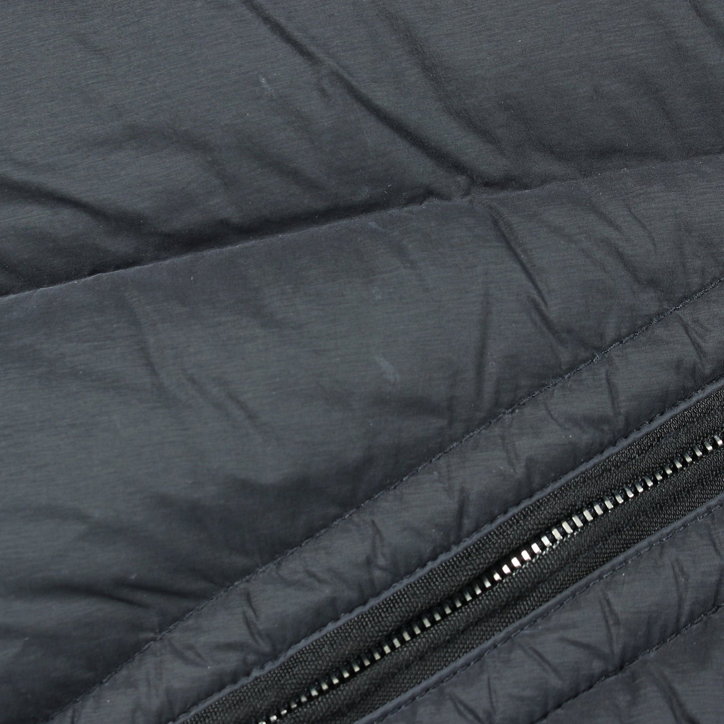 SEAMLESS TUNNEL NYLON DOWN ダウンジャケット ナイロン ネイビー ストーンアイランド アウター Stone Island