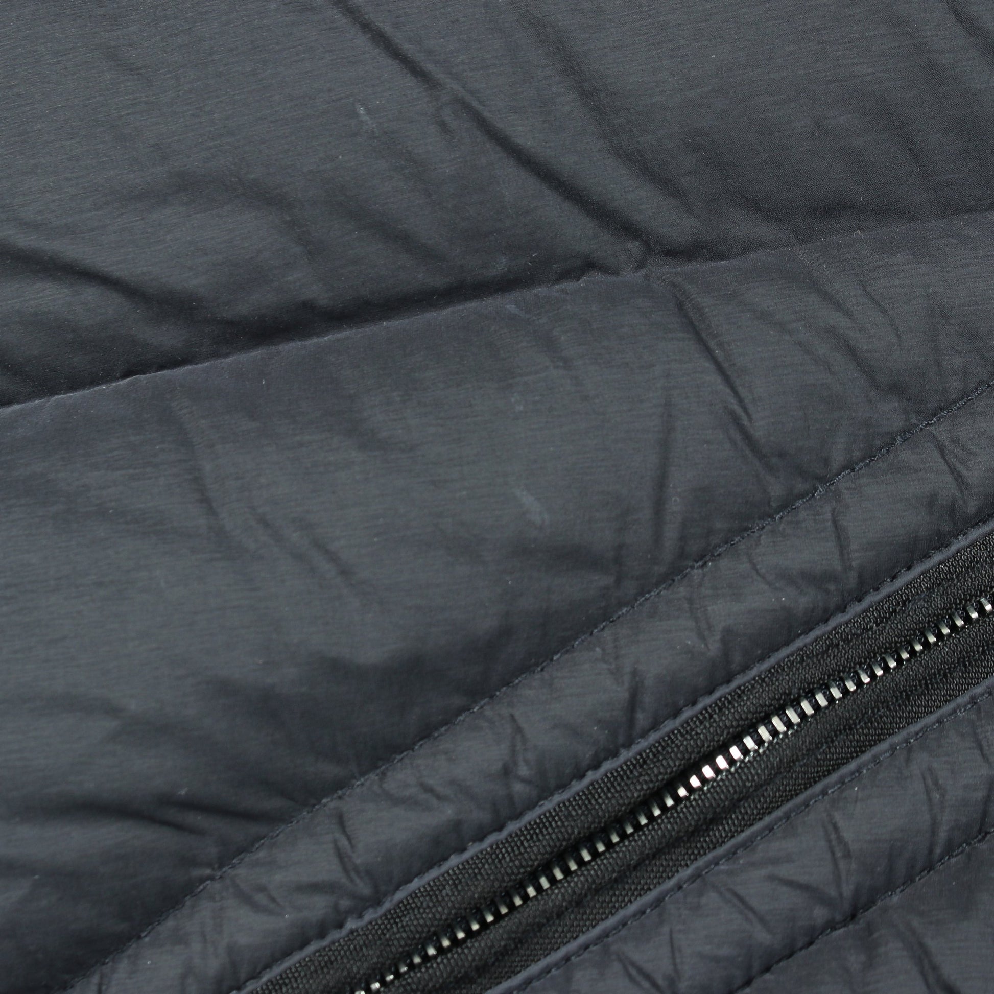 SEAMLESS TUNNEL NYLON DOWN ダウンジャケット ナイロン ネイビー ストーンアイランド アウター Stone Island