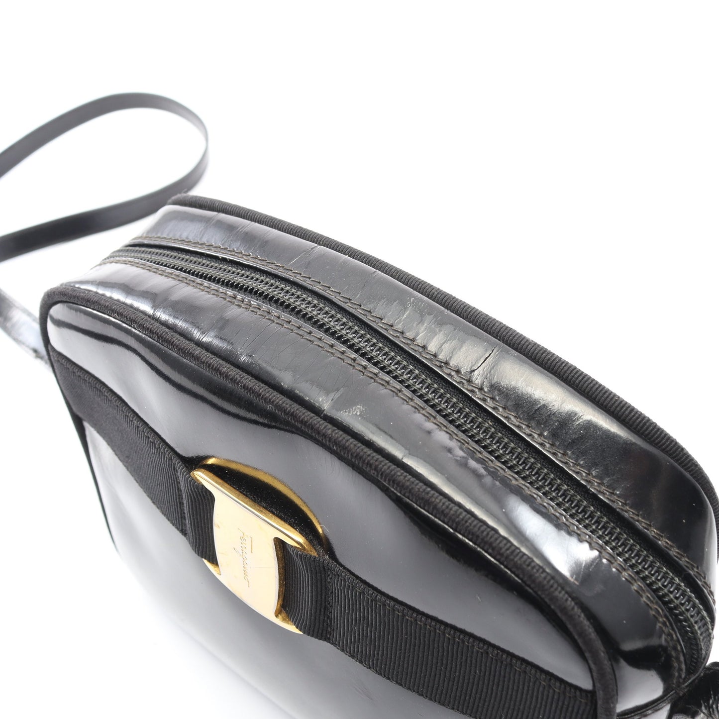 ヴァラリボン ショルダーバッグ エナメルレザー ブラック サルヴァトーレフェラガモ バッグ Salvatore Ferragamo