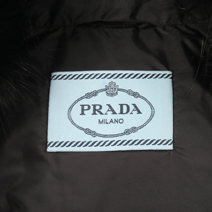ダウンジャケット ナイロン ブラック 三角ロゴプレート ファー付き プラダ アウター PRADA