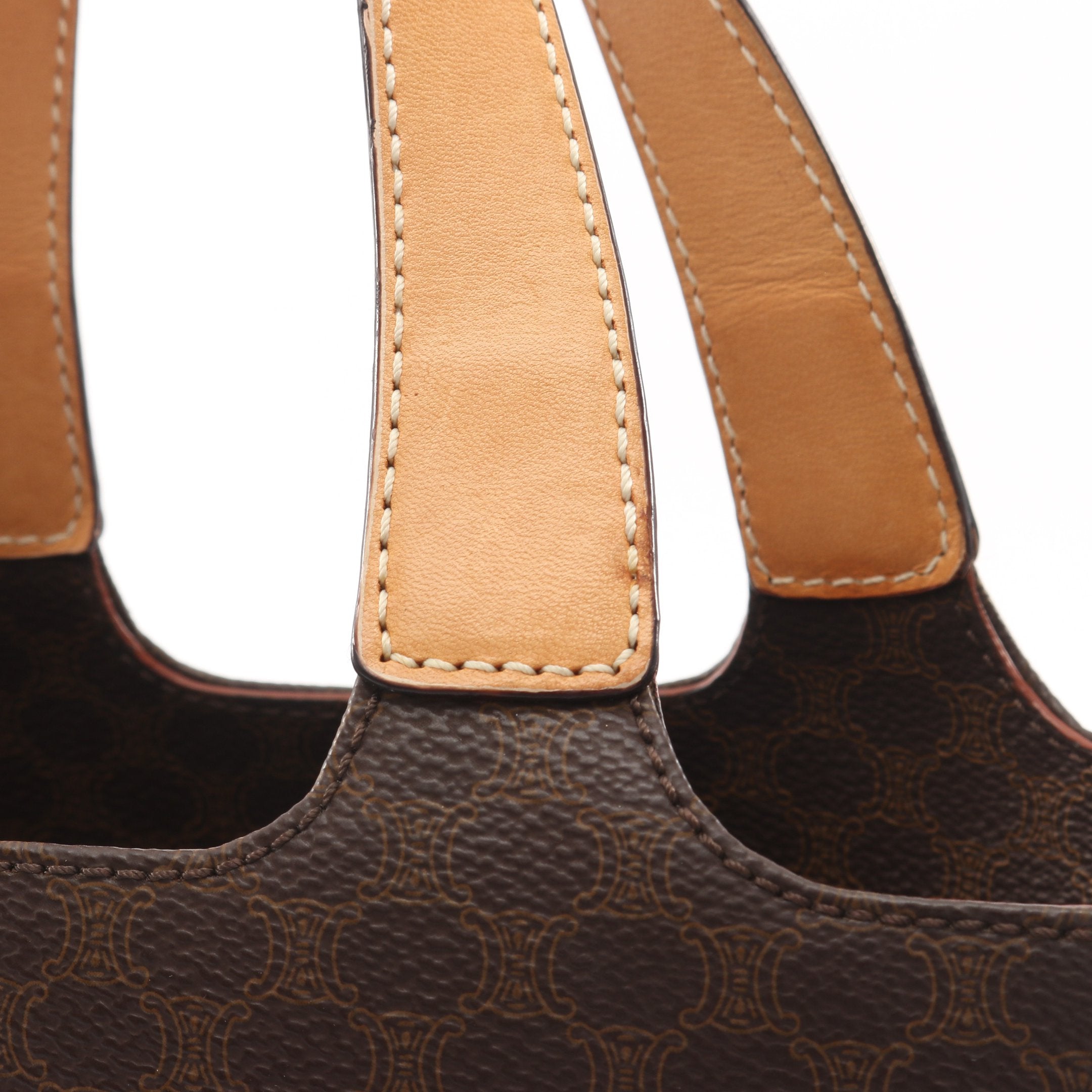 マカダム ロゴ型押し ハンドバッグ PVC レザー ダークブラウン