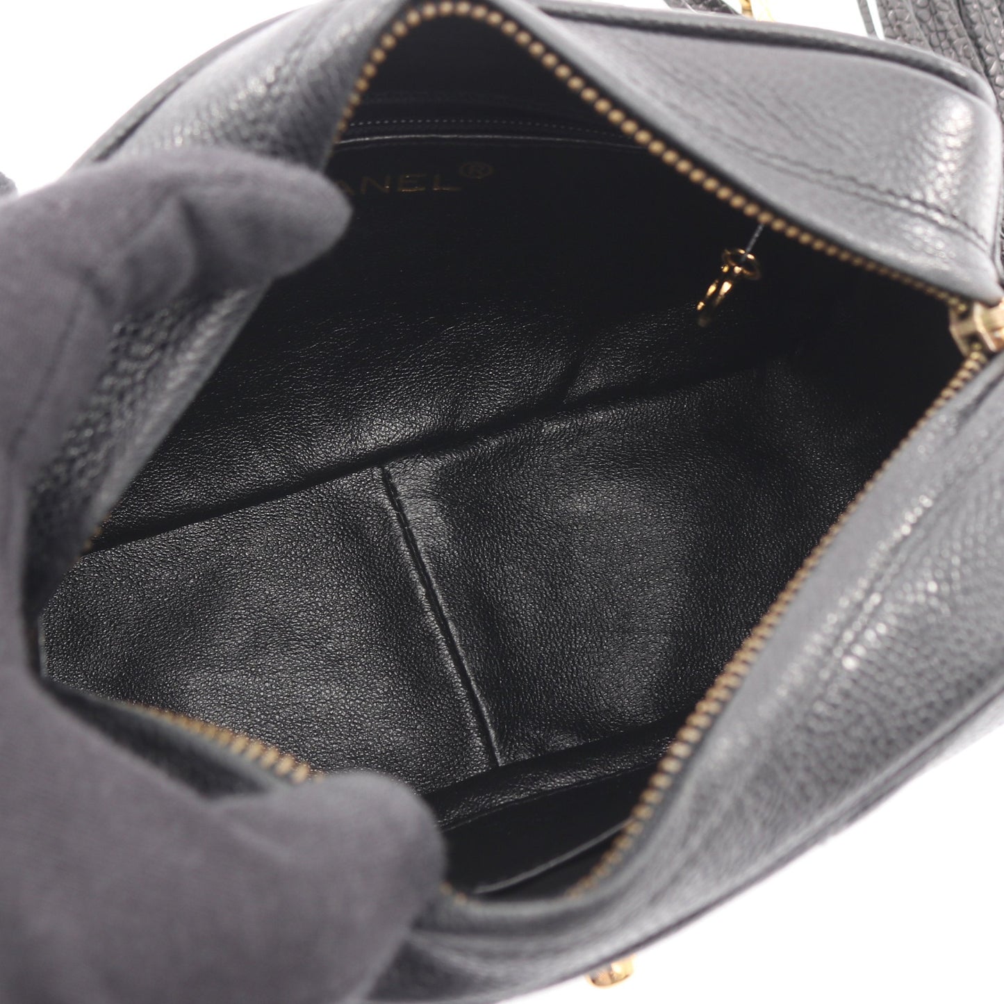 Vステッチ シェブロン チェーンショルダーバッグ タッセル キャビアスキン ブラック ゴールド金具 シャネル バッグ CHANEL