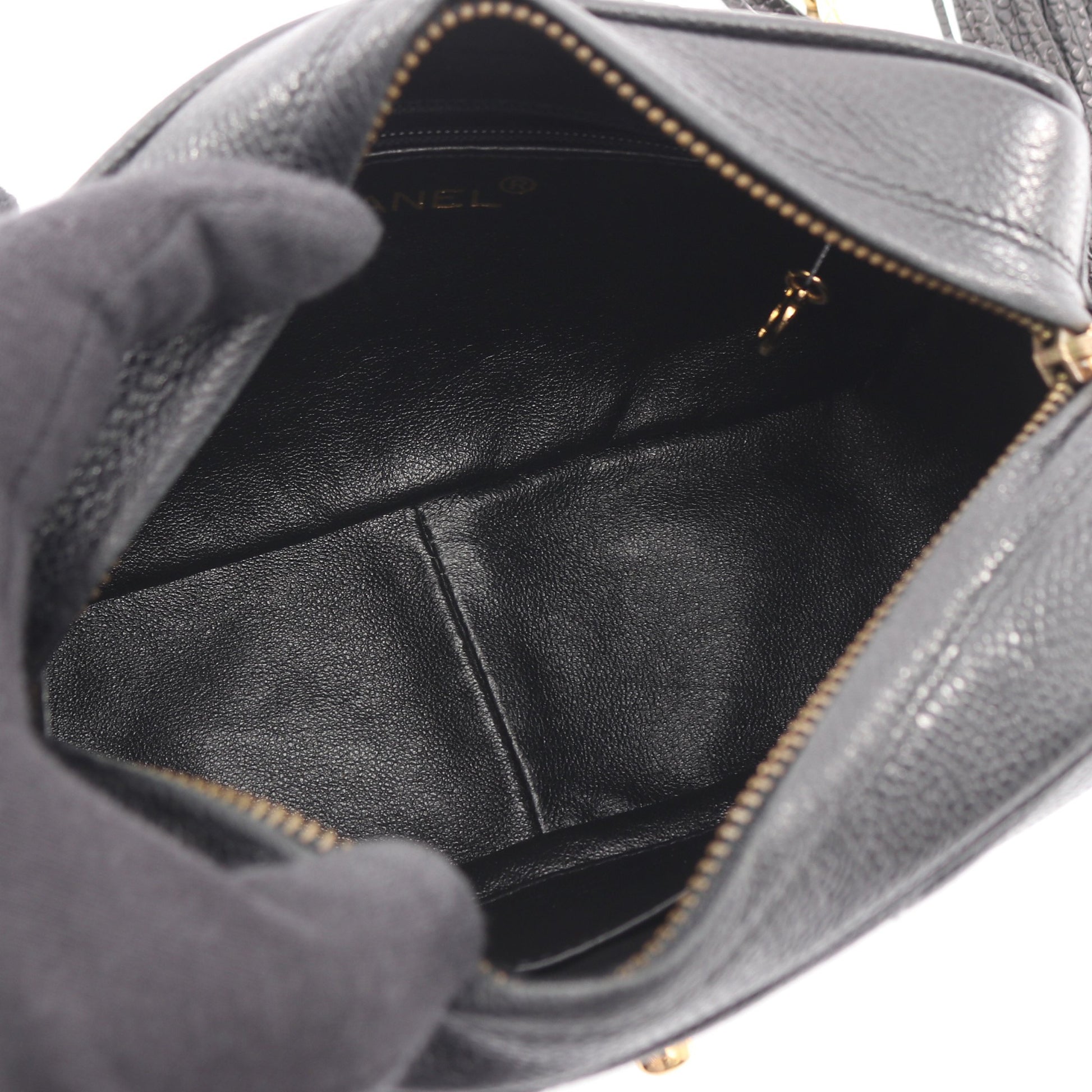 Vステッチ シェブロン チェーンショルダーバッグ タッセル キャビアスキン ブラック ゴールド金具 シャネル バッグ CHANEL