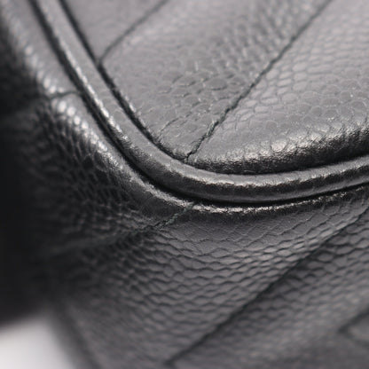 Vステッチ シェブロン チェーンショルダーバッグ タッセル キャビアスキン ブラック ゴールド金具 シャネル バッグ CHANEL