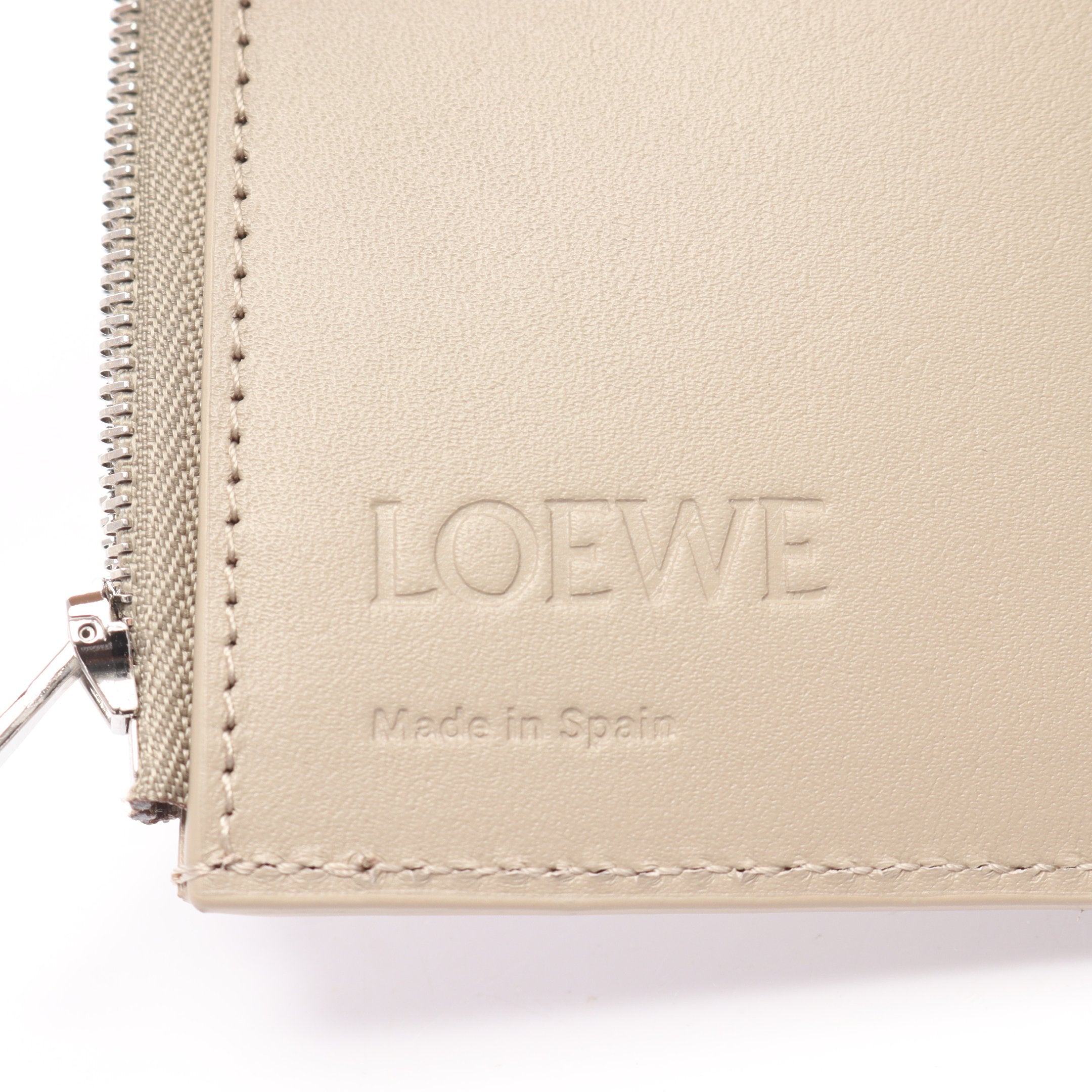 LOEWE ベージュ 三つ折り財布 【公式通販】