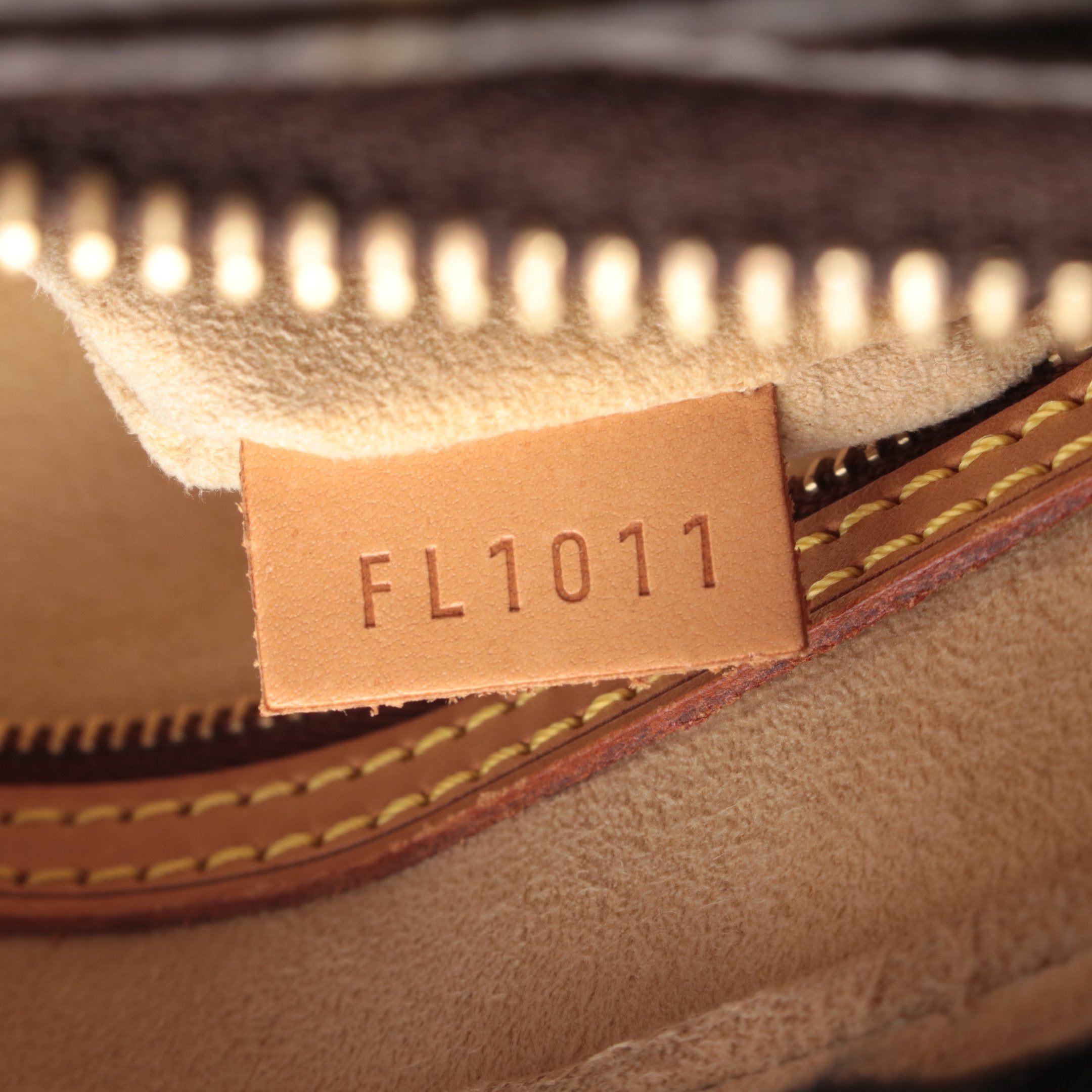 ルーピングMM モノグラム ショルダーバッグ PVC レザー ブラウン ルイ