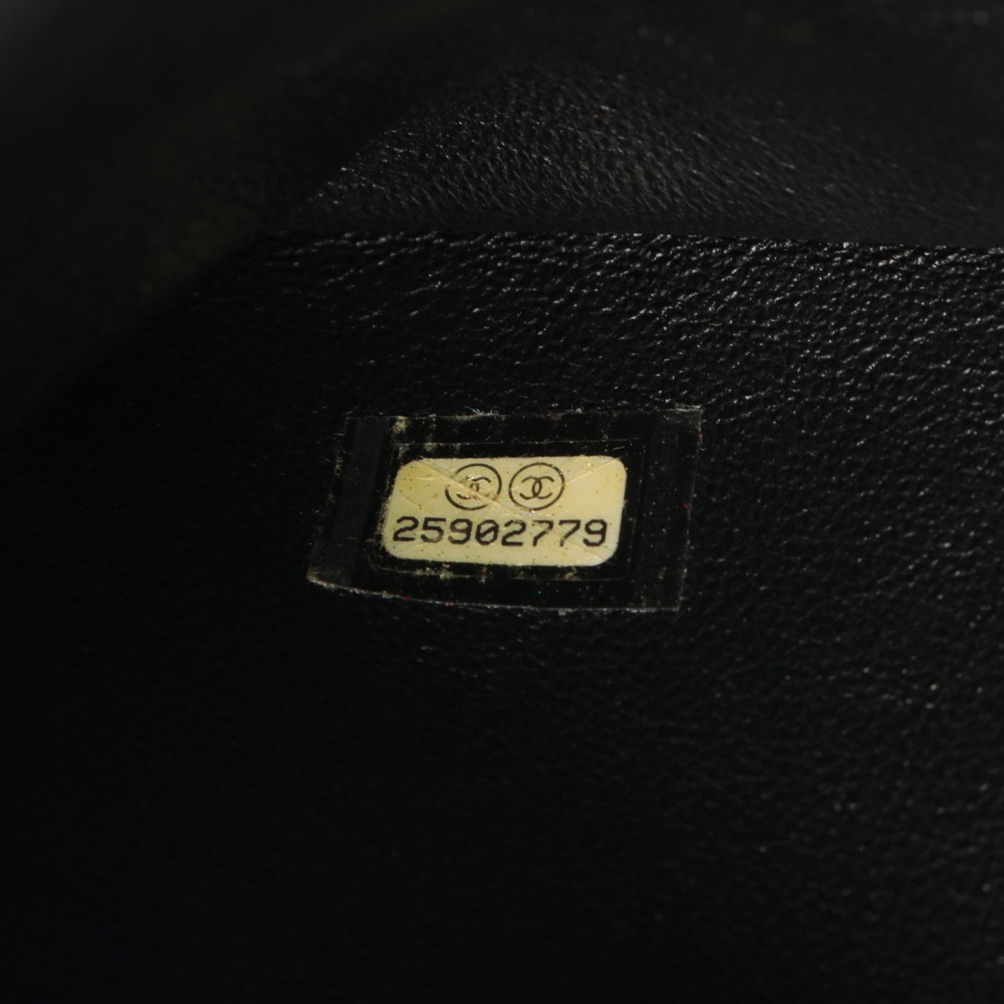 シェブロン Vステッチ チェーンショルダーバッグ レザー ブラック ゴールド金具 シャネル バッグ CHANEL