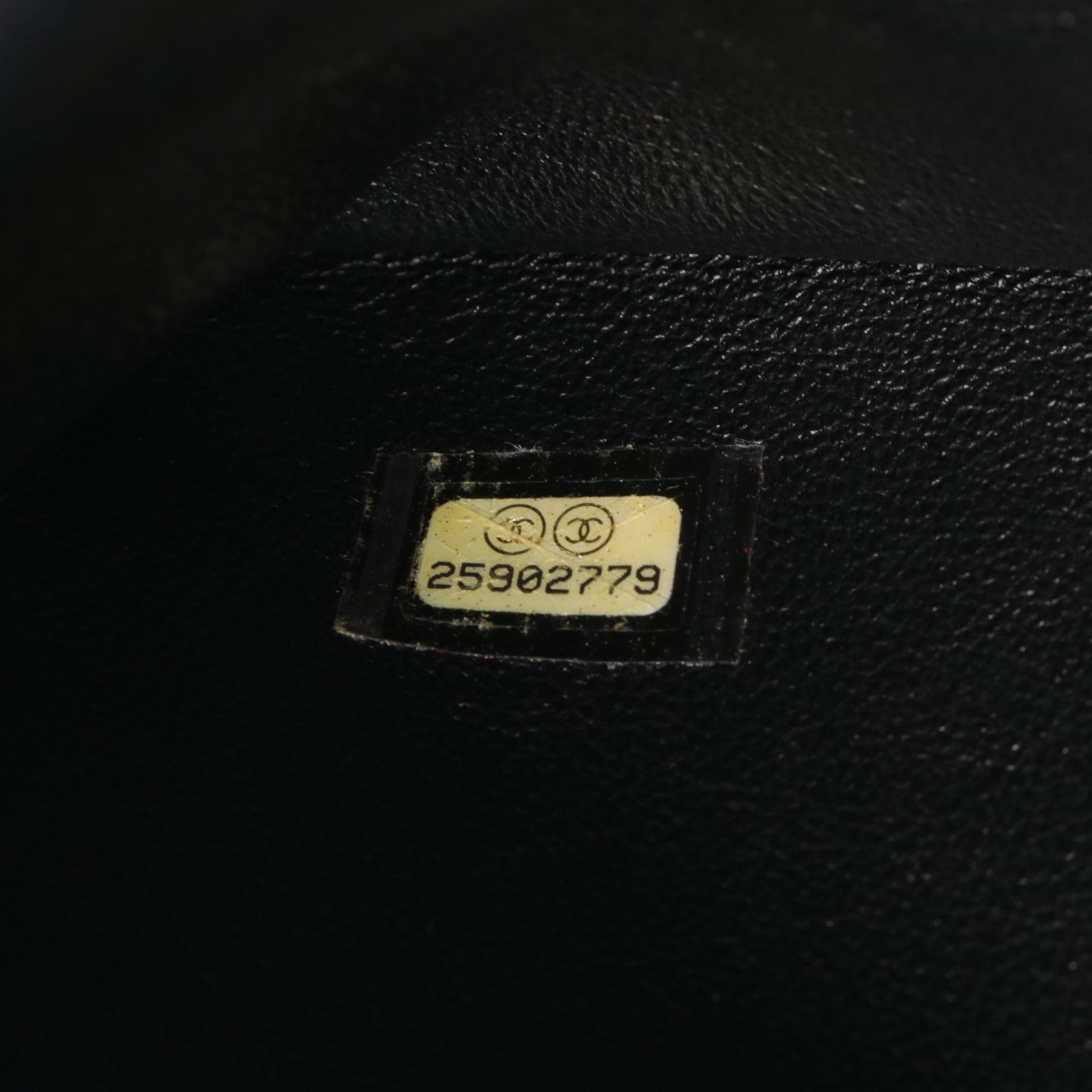 シェブロン Vステッチ チェーンショルダーバッグ レザー ブラック ゴールド金具 シャネル バッグ CHANEL