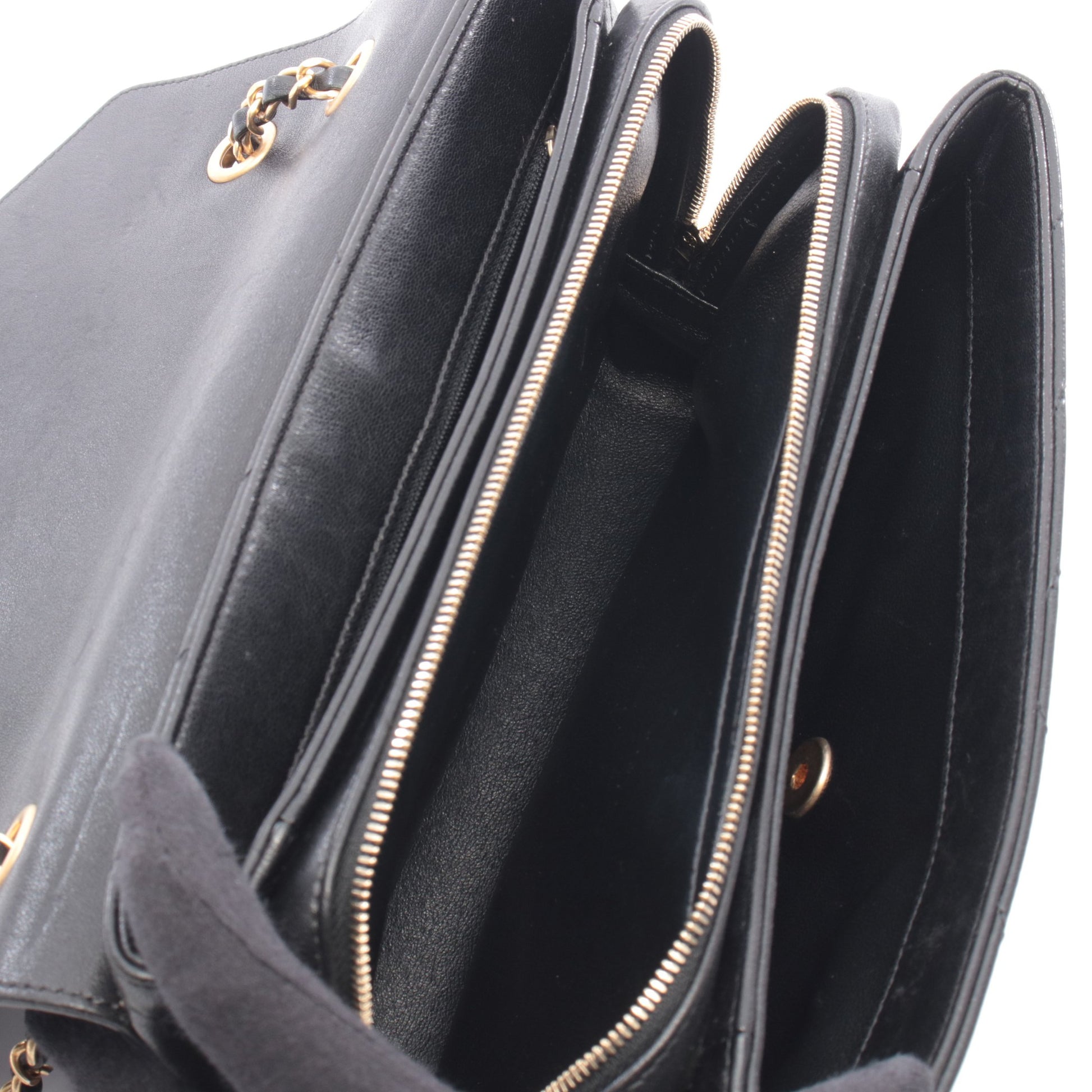シェブロン Vステッチ チェーンショルダーバッグ レザー ブラック ゴールド金具 シャネル バッグ CHANEL