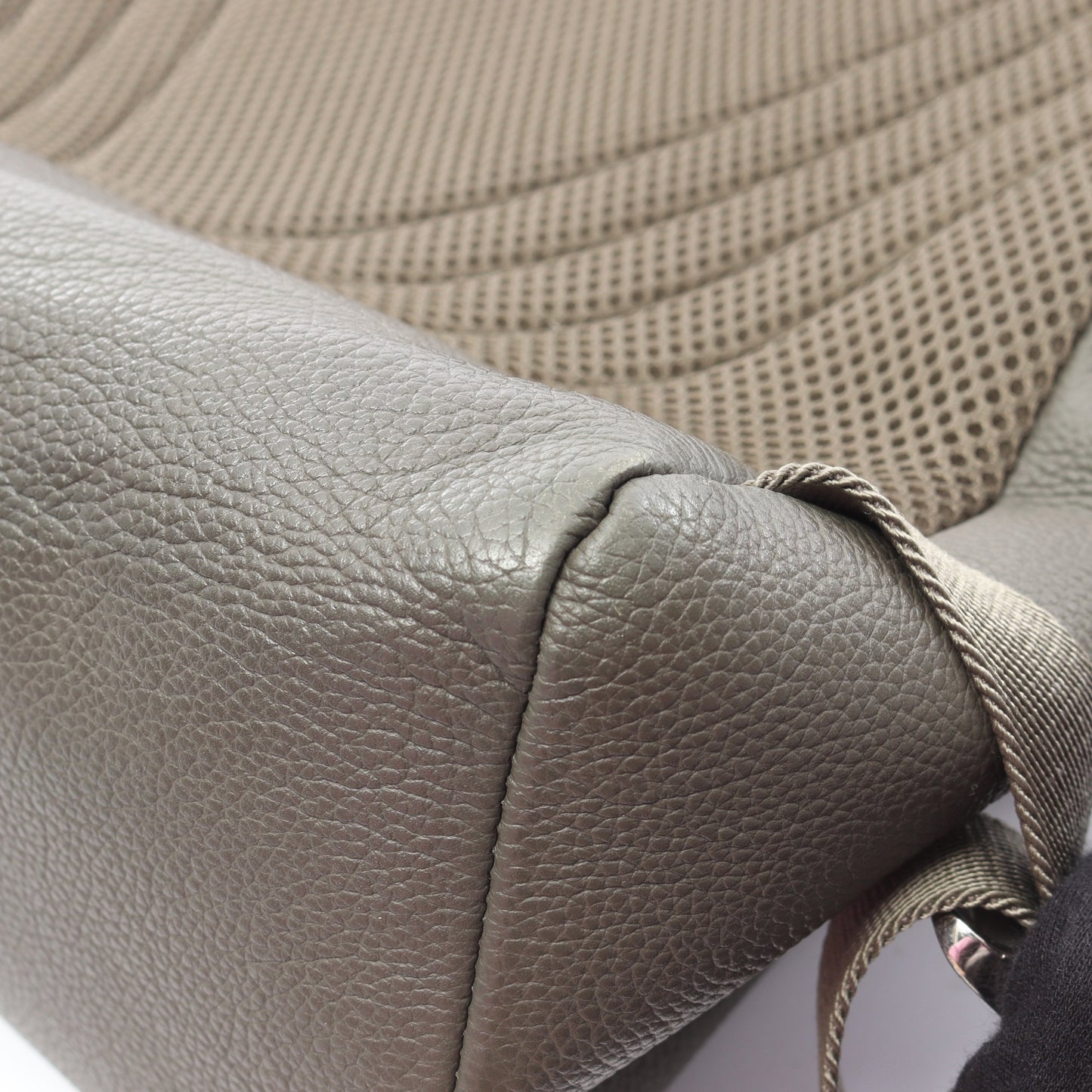 テイクオフ バックパック LVアエログラム カーキ バックパック リュックサック レザー カーキグリーン ルイヴィトン バッグ LOUIS VUITTON