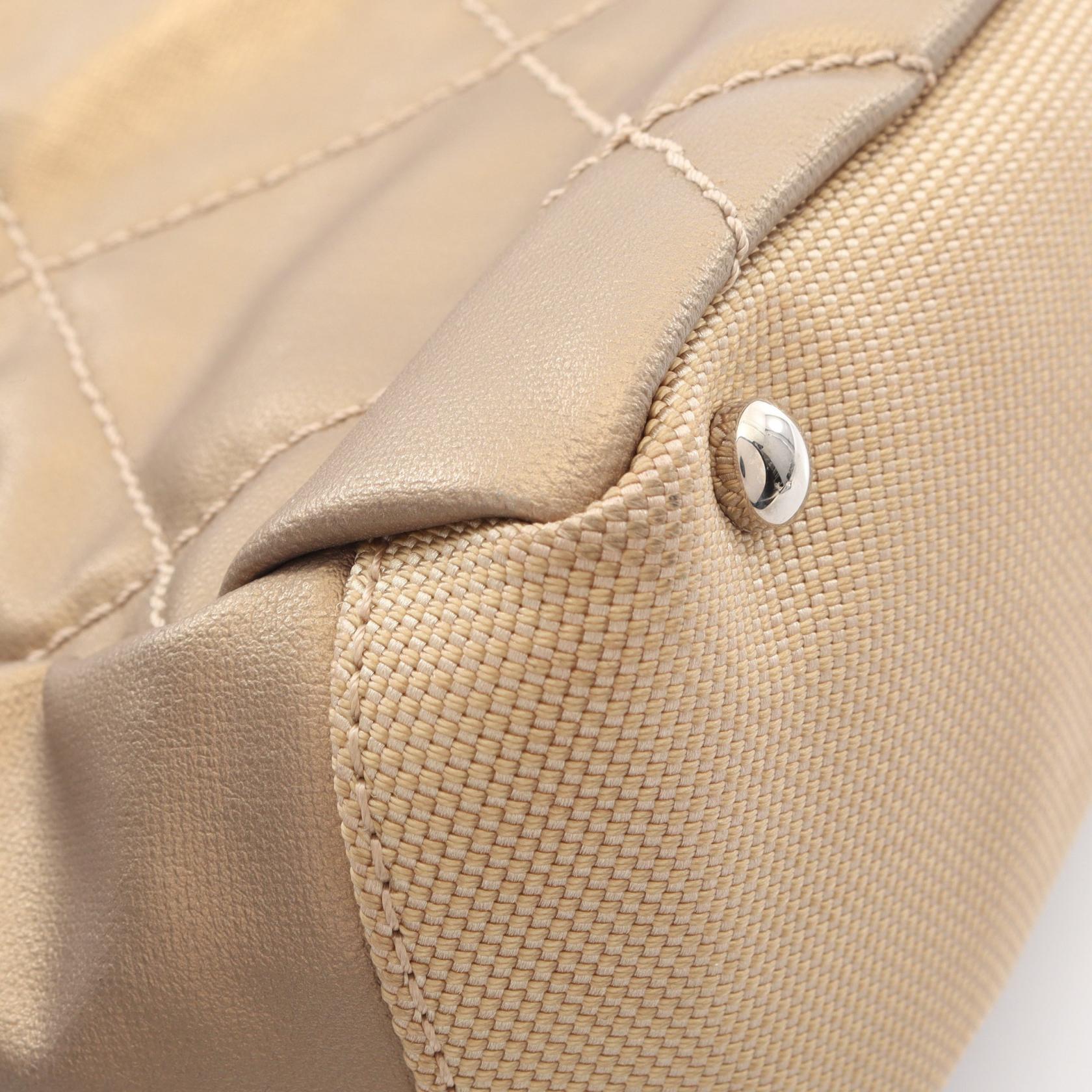 パリビアリッツPM ハンドバッグ トートバッグ コーティングキャンバス レザー シャンパンゴールド ベージュ シルバー金具 シャネル バッグ CHANEL