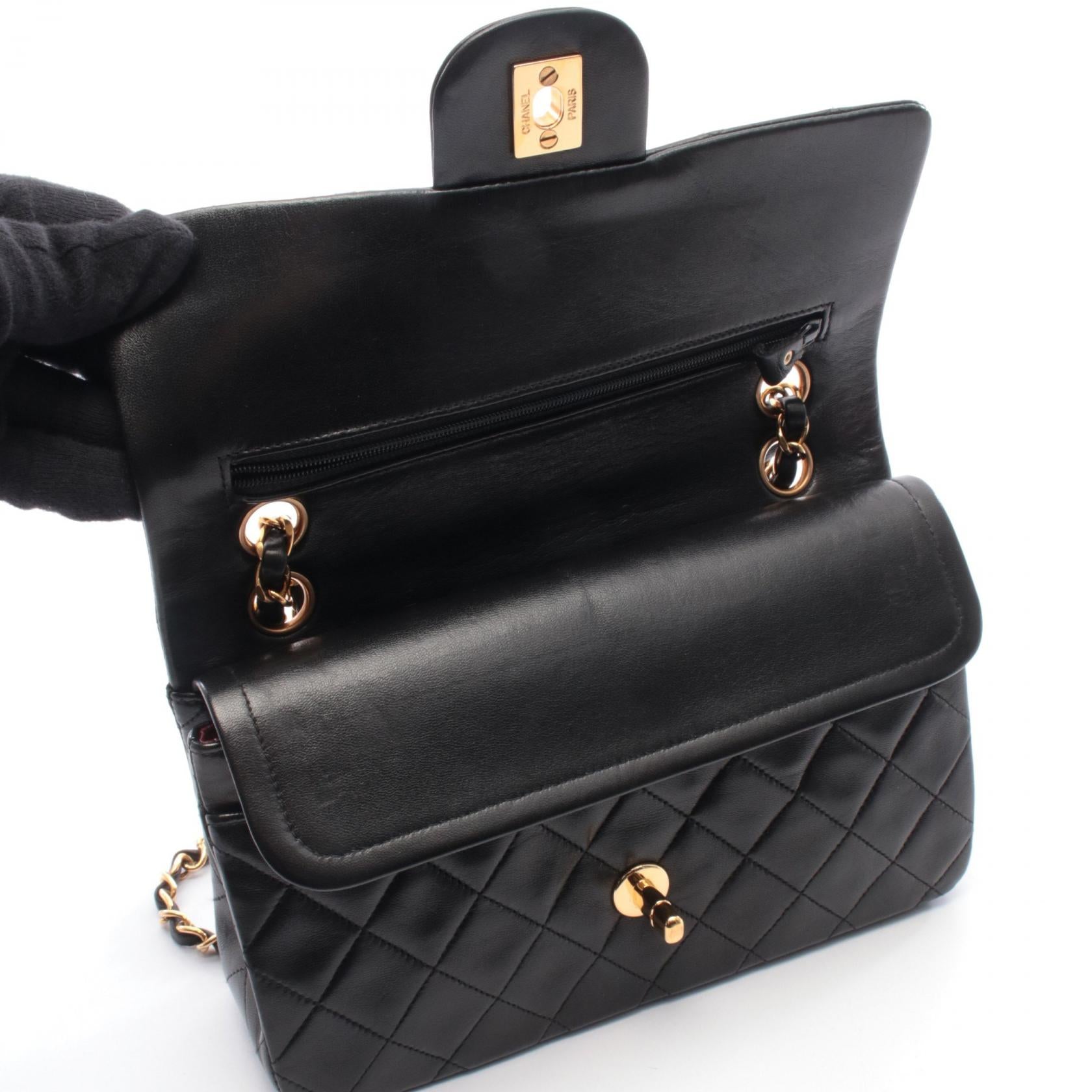 マトラッセ Wフラップ Wチェーンショルダーバッグ ラムスキン ブラック ゴールド金具 シャネル バッグ CHANEL